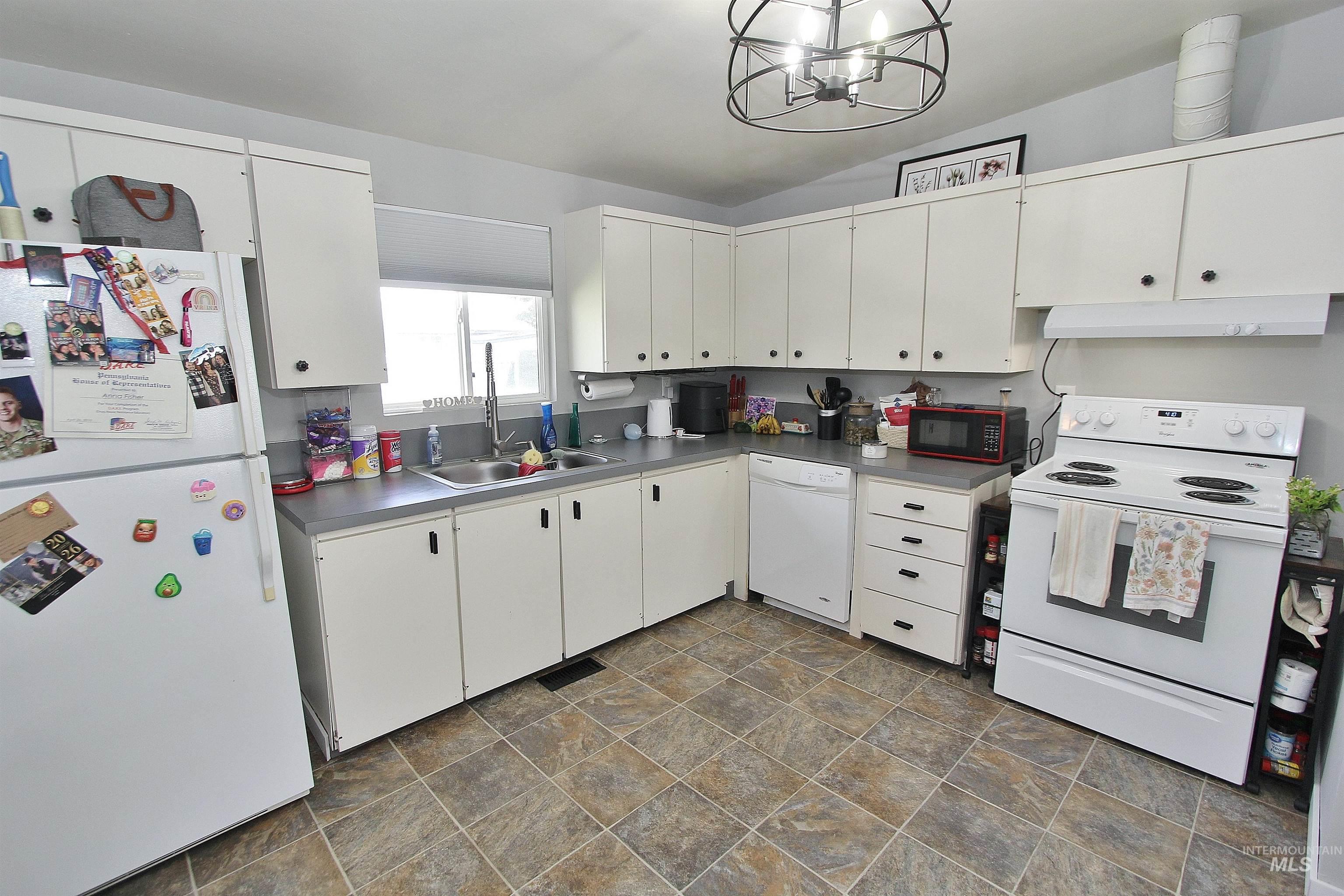785 S 12th E, Mountain Home, Idaho 83647, 2 Bedrooms, 1 Bathroom, Residential For Sale, Price $240,000, 98987389