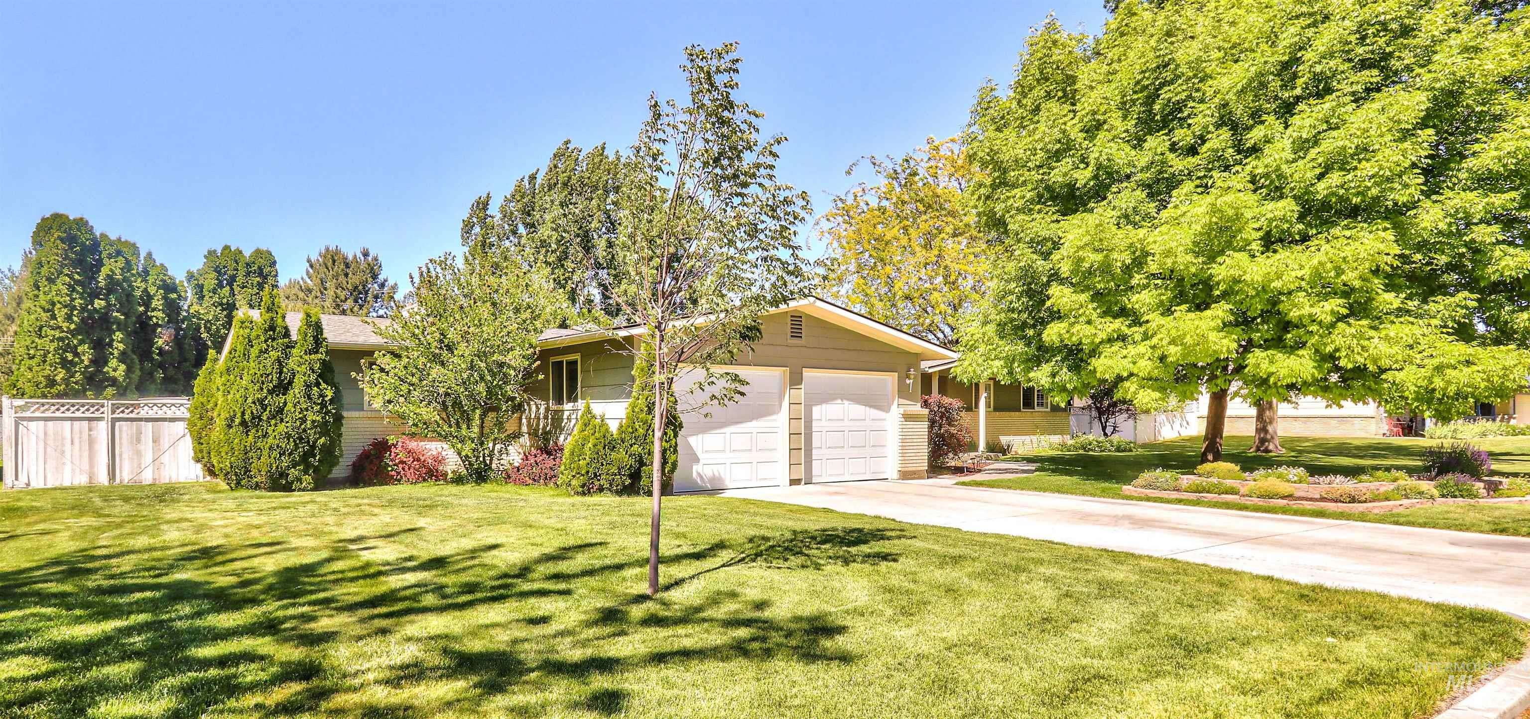 9620 W Halstead Dr, Boise, Idaho 83704, 3 Bedrooms, 2 Bathrooms, Residential For Sale, Price $724,900, 98987396