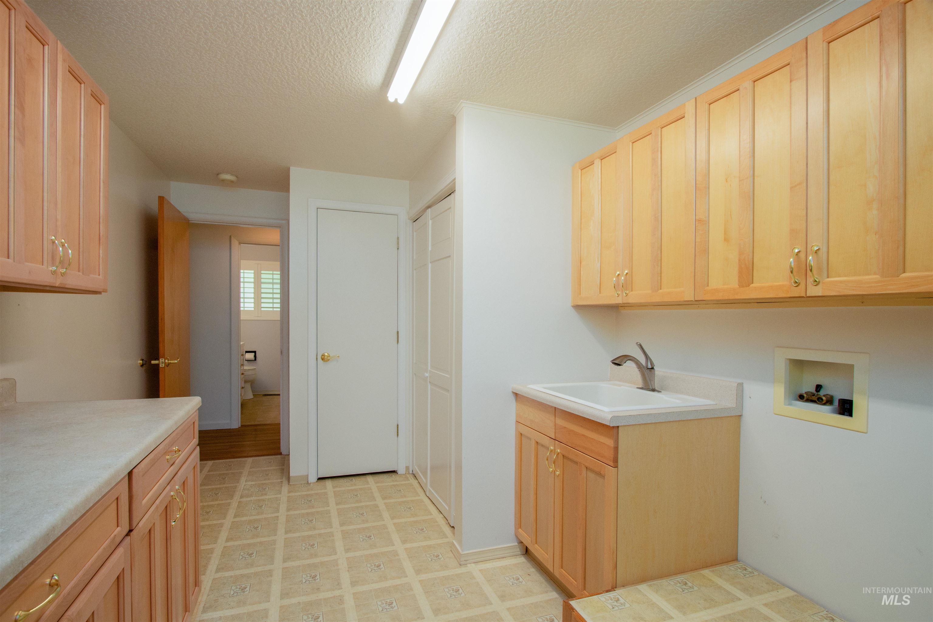 9620 W Halstead Dr, Boise, Idaho 83704, 3 Bedrooms, 2 Bathrooms, Residential For Sale, Price $724,900, 98987396