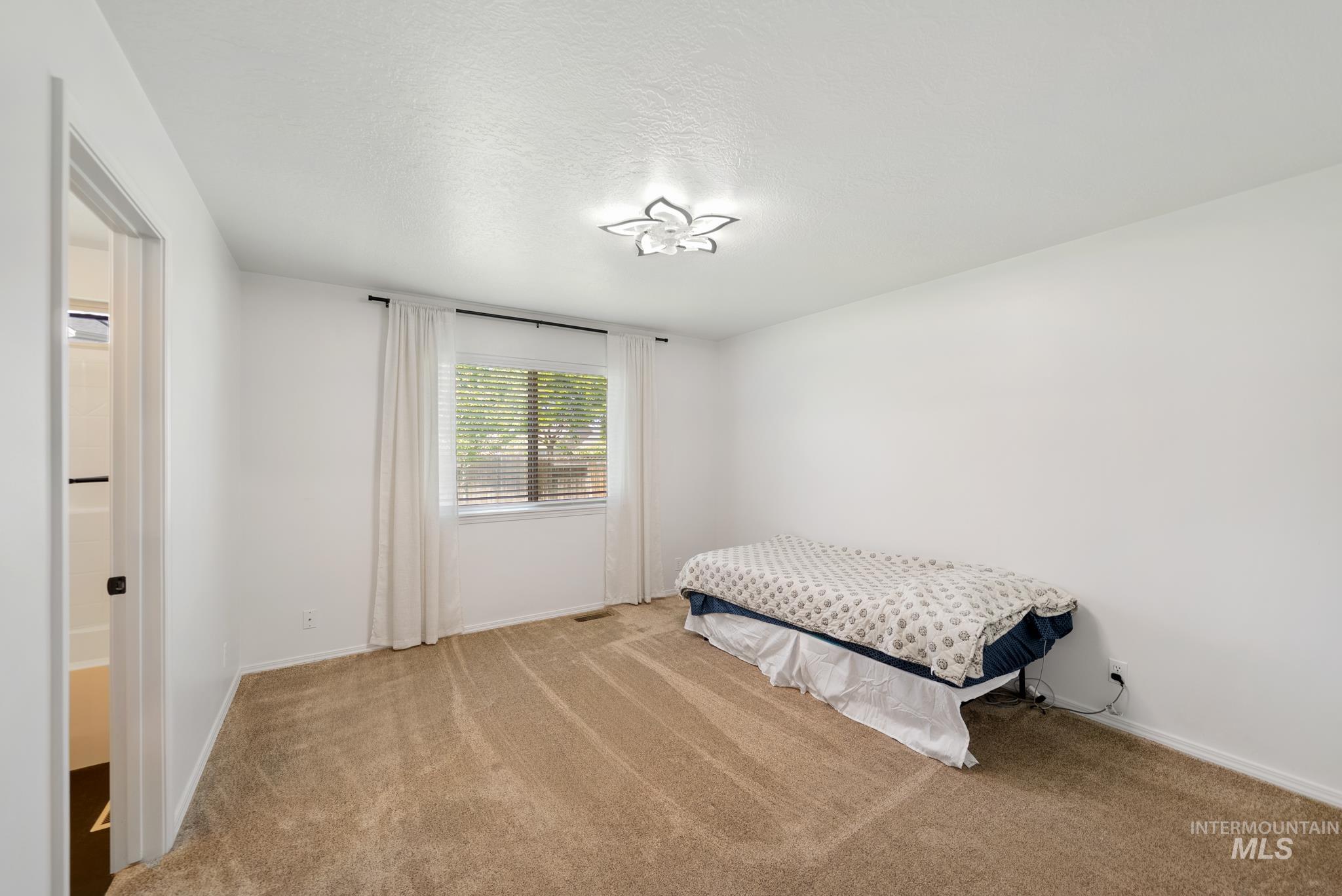 2691 N Larchmont Ave, Meridian, Idaho 83646, 3 Bedrooms, 2 Bathrooms, Residential For Sale, Price $365,000, 98987398