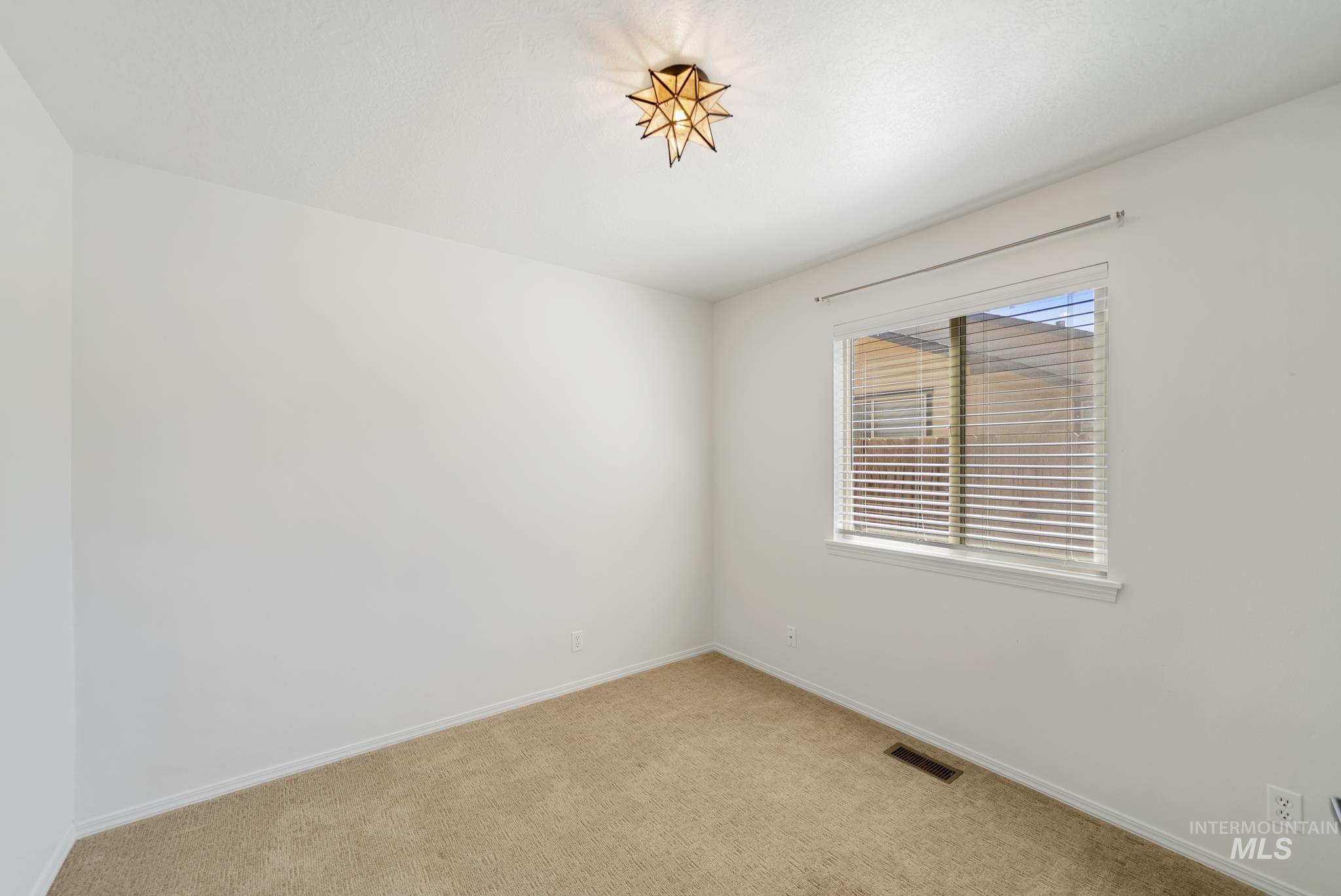 2691 N Larchmont Ave, Meridian, Idaho 83646, 3 Bedrooms, 2 Bathrooms, Residential For Sale, Price $365,000, 98987398