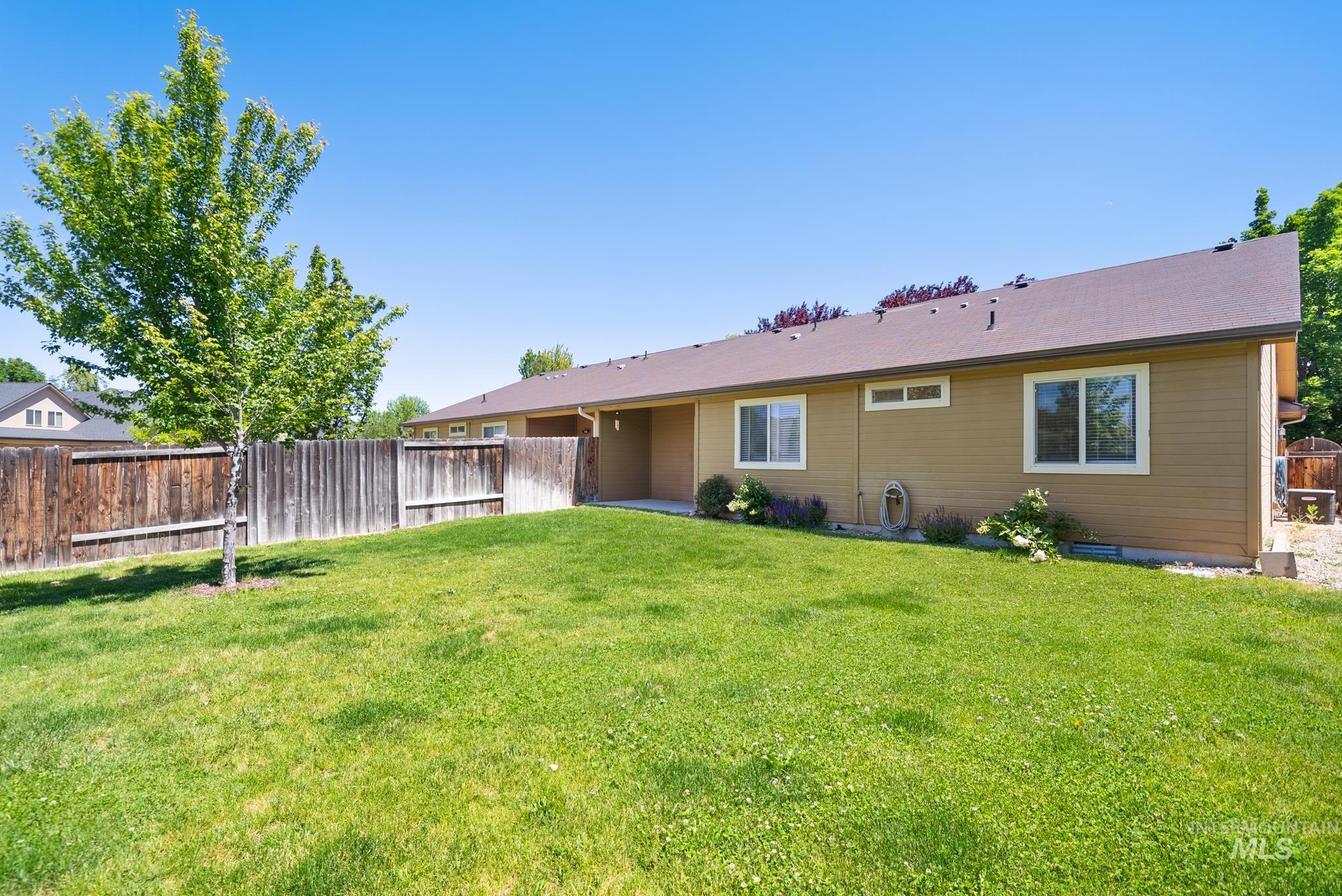 2691 N Larchmont Ave, Meridian, Idaho 83646, 3 Bedrooms, 2 Bathrooms, Residential For Sale, Price $365,000, 98987398