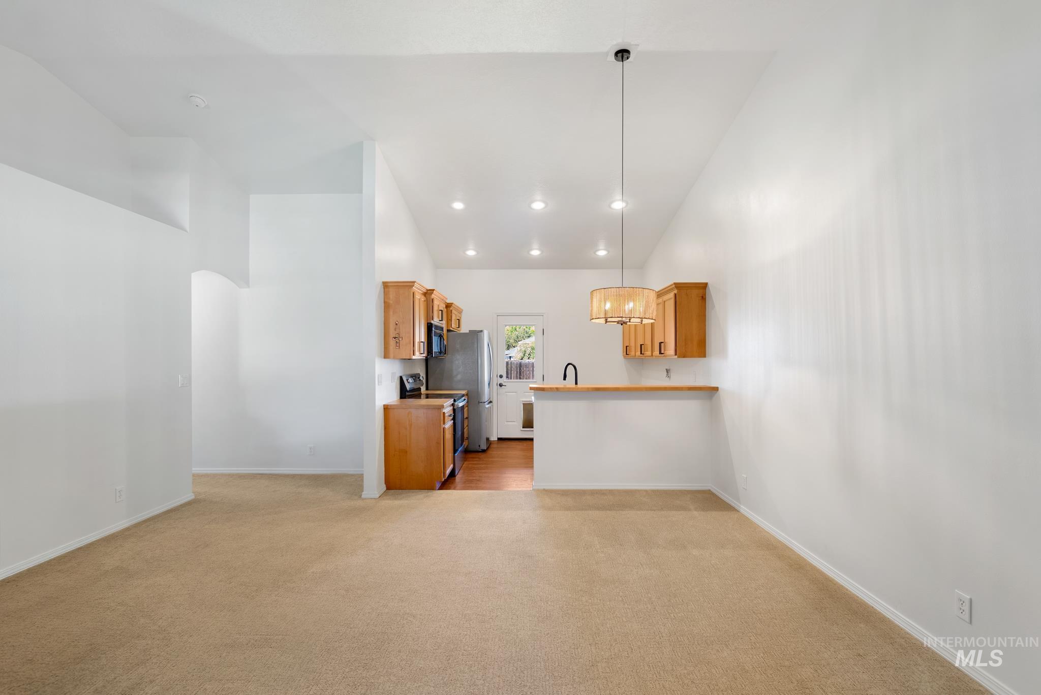 2691 N Larchmont Ave, Meridian, Idaho 83646, 3 Bedrooms, 2 Bathrooms, Residential For Sale, Price $365,000, 98987398