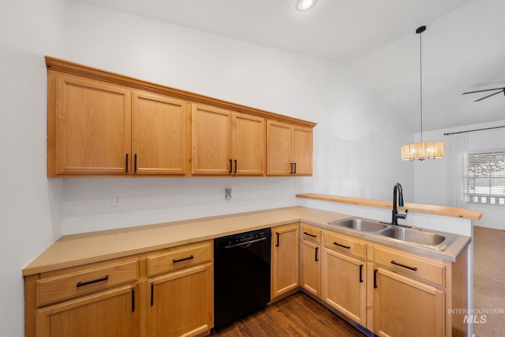 2691 N Larchmont Ave, Meridian, Idaho 83646, 3 Bedrooms, 2 Bathrooms, Residential For Sale, Price $365,000, 98987398