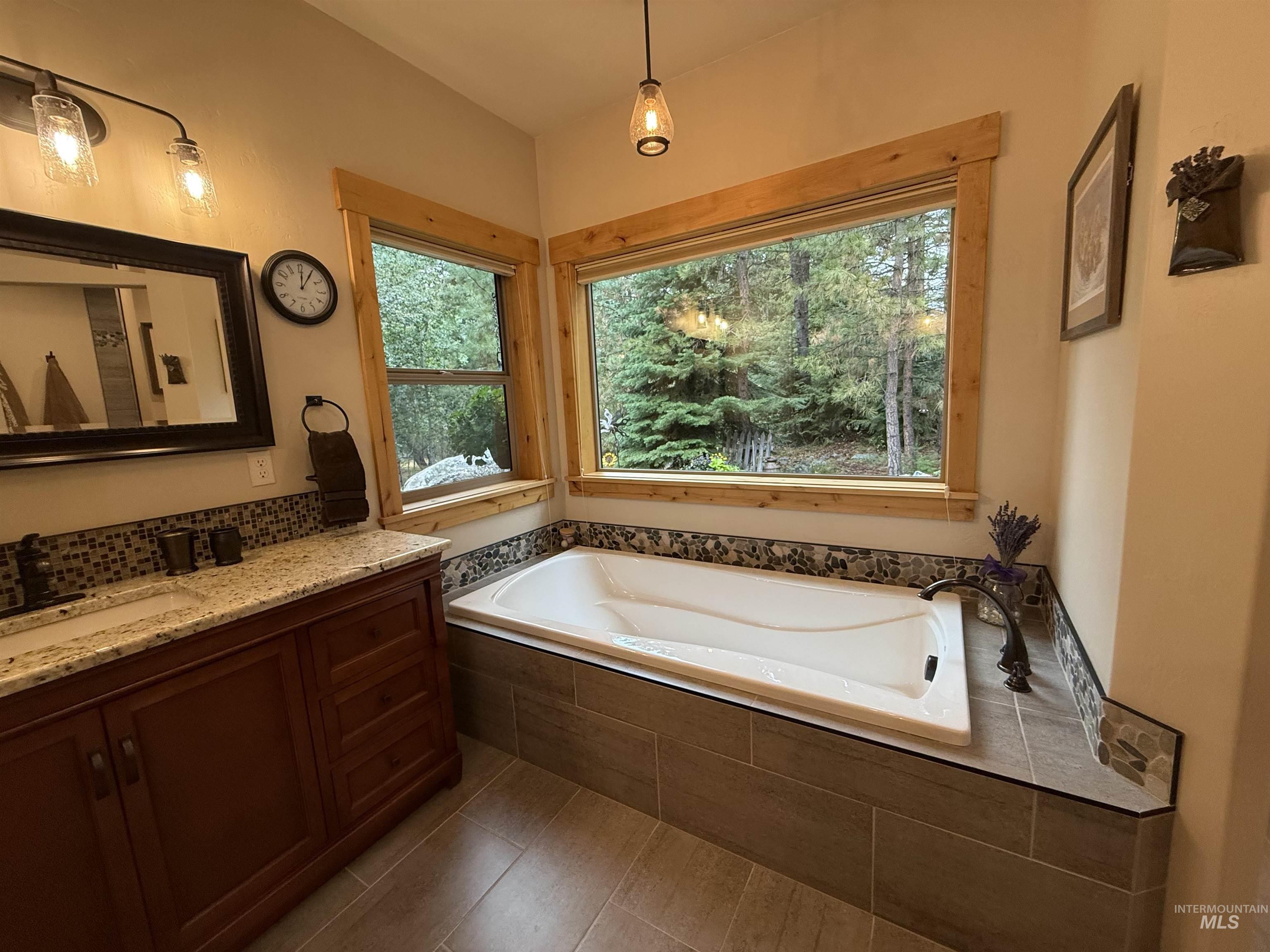 1505 Majestic View Dr., McCall, Idaho 83636-8, 4 Bedrooms, 3 Bathrooms, Residential For Sale, Price $1,567,000, 98987410