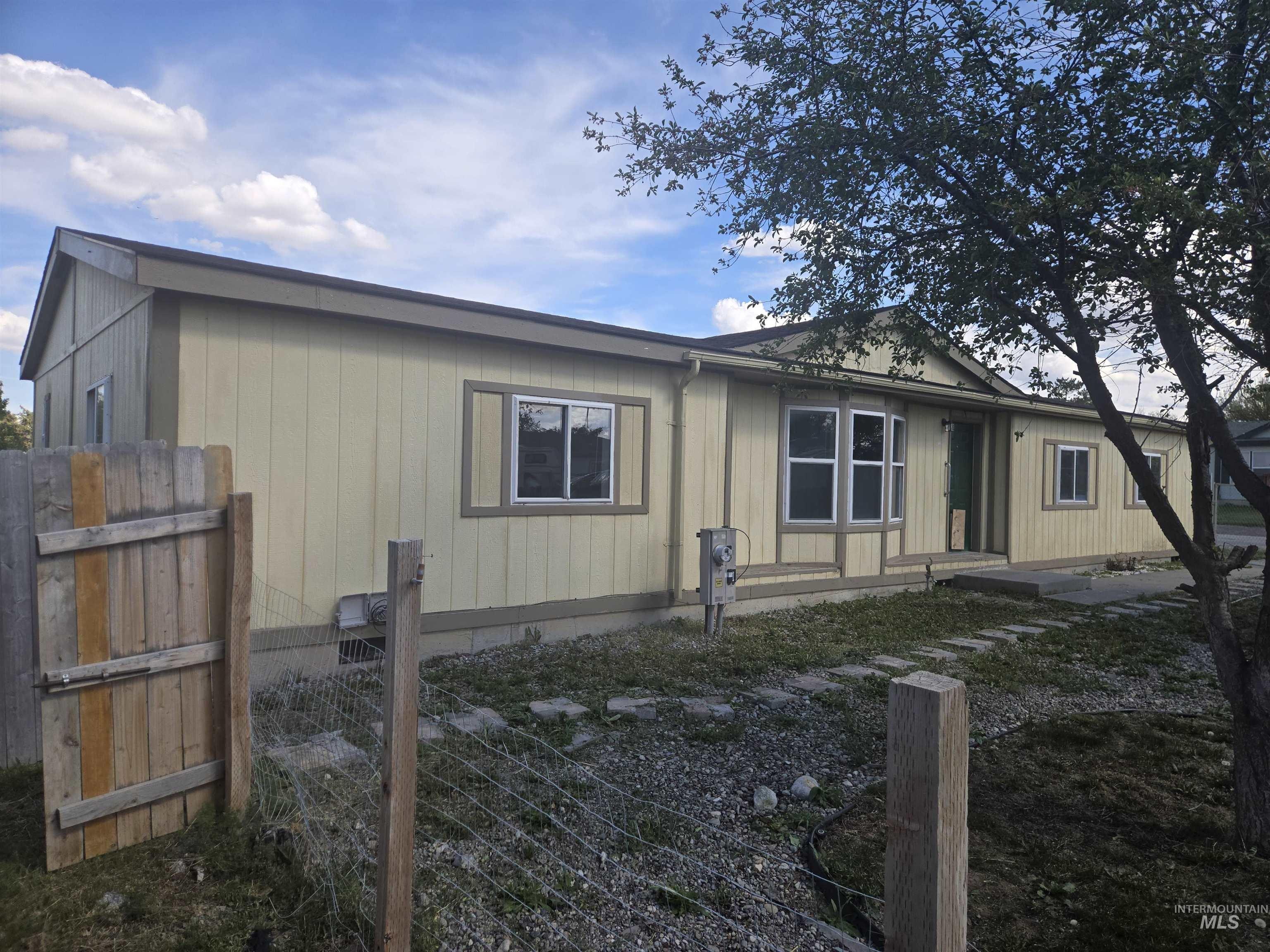 236 Villa Road, Twin Falls, Idaho 83301, 4 Bedrooms, 2 Bathrooms, Residential For Sale, Price $249,000, 98987412