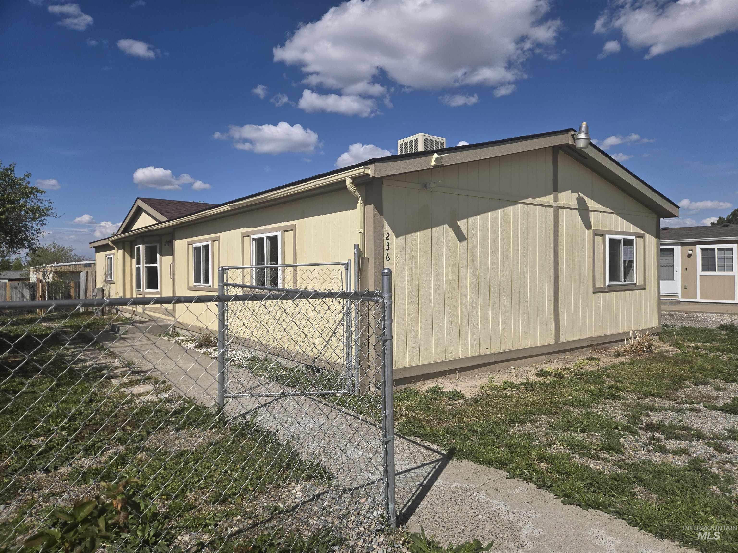 236 Villa Road, Twin Falls, Idaho 83301, 4 Bedrooms, 2 Bathrooms, Residential For Sale, Price $249,000, 98987412