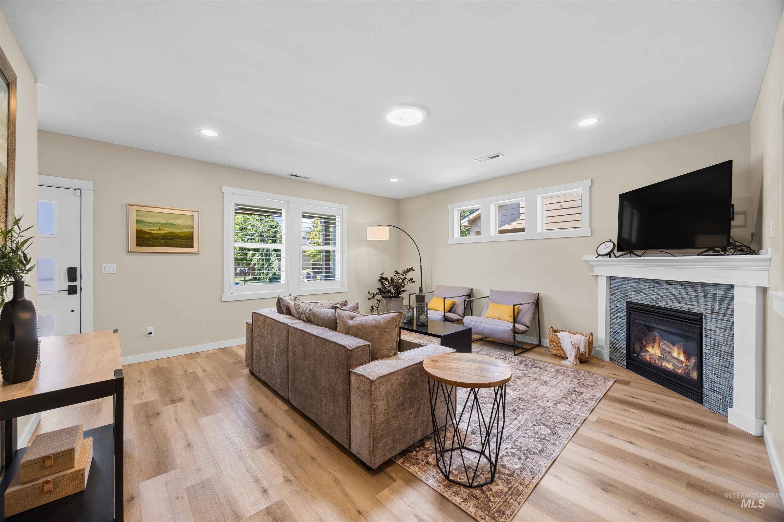 7588 N Froman Avenue, Boise, Idaho 83714, 3 Bedrooms, 2 Bathrooms, Residential For Sale, Price $549,900, 98987414