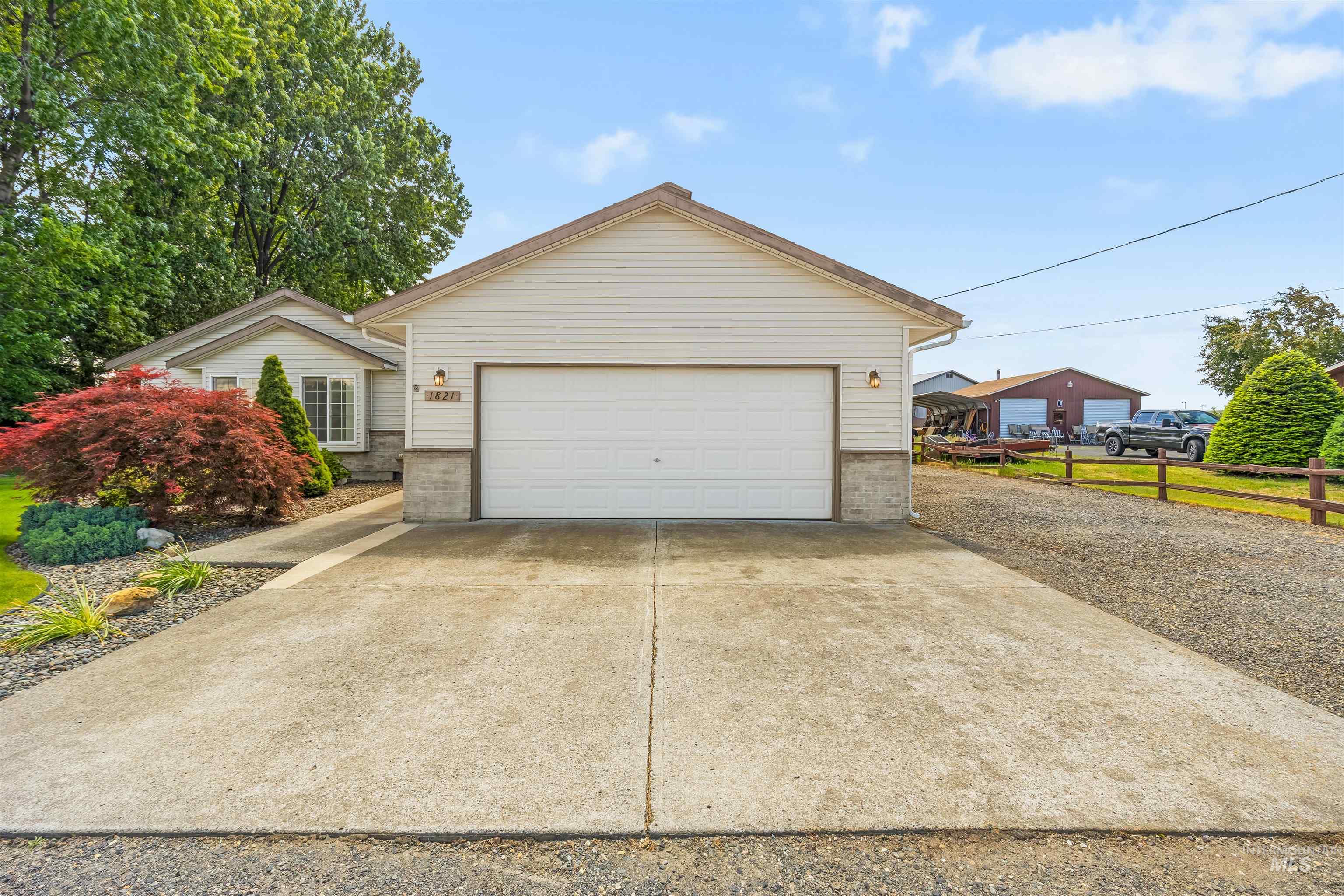 1821 4th Ave., Clarkston, Washington 99403, 4 Bedrooms, 2 Bathrooms, Residential For Sale, Price $435,900, 98987415