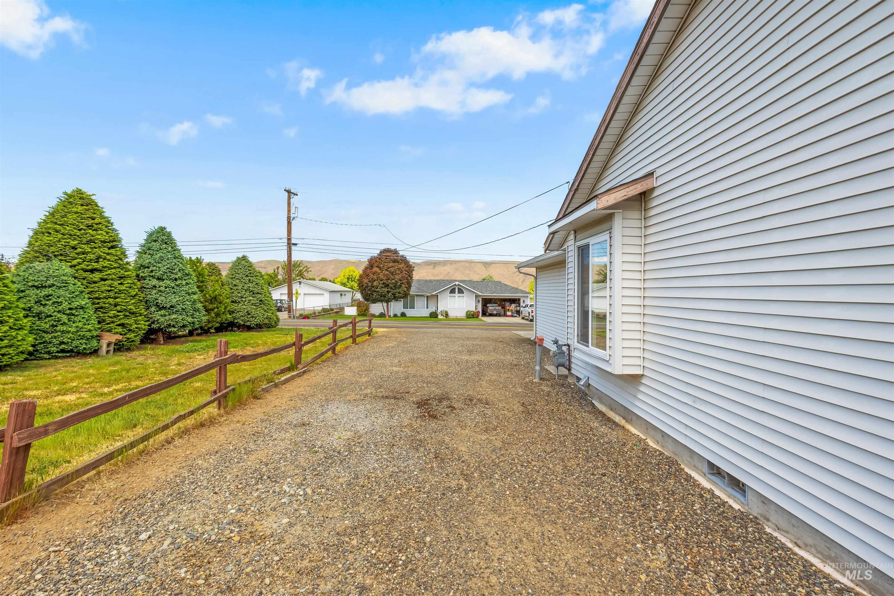 1821 4th Ave., Clarkston, Washington 99403, 4 Bedrooms, 2 Bathrooms, Residential For Sale, Price $435,900, 98987415