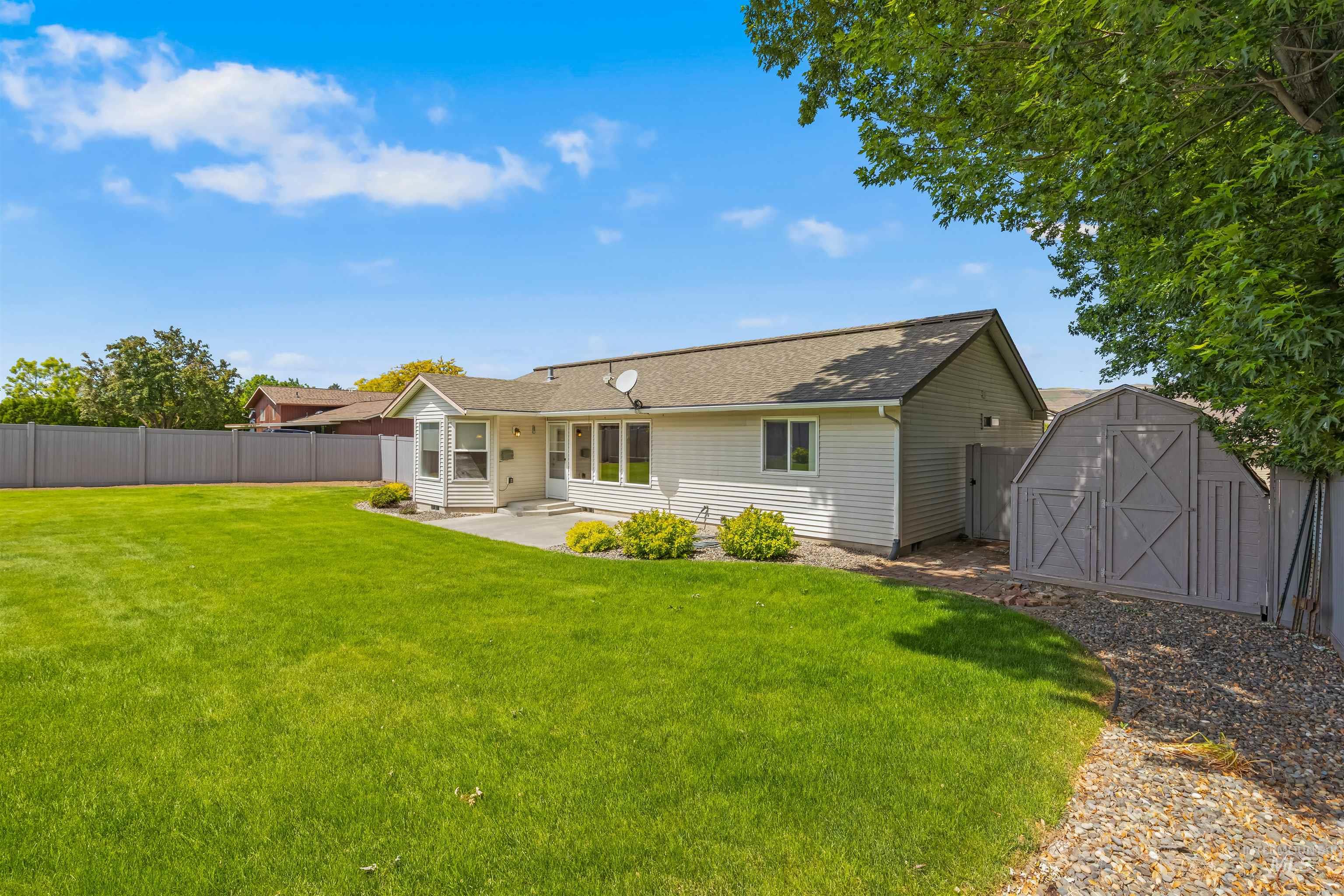 1821 4th Ave., Clarkston, Washington 99403, 4 Bedrooms, 2 Bathrooms, Residential For Sale, Price $435,900, 98987415