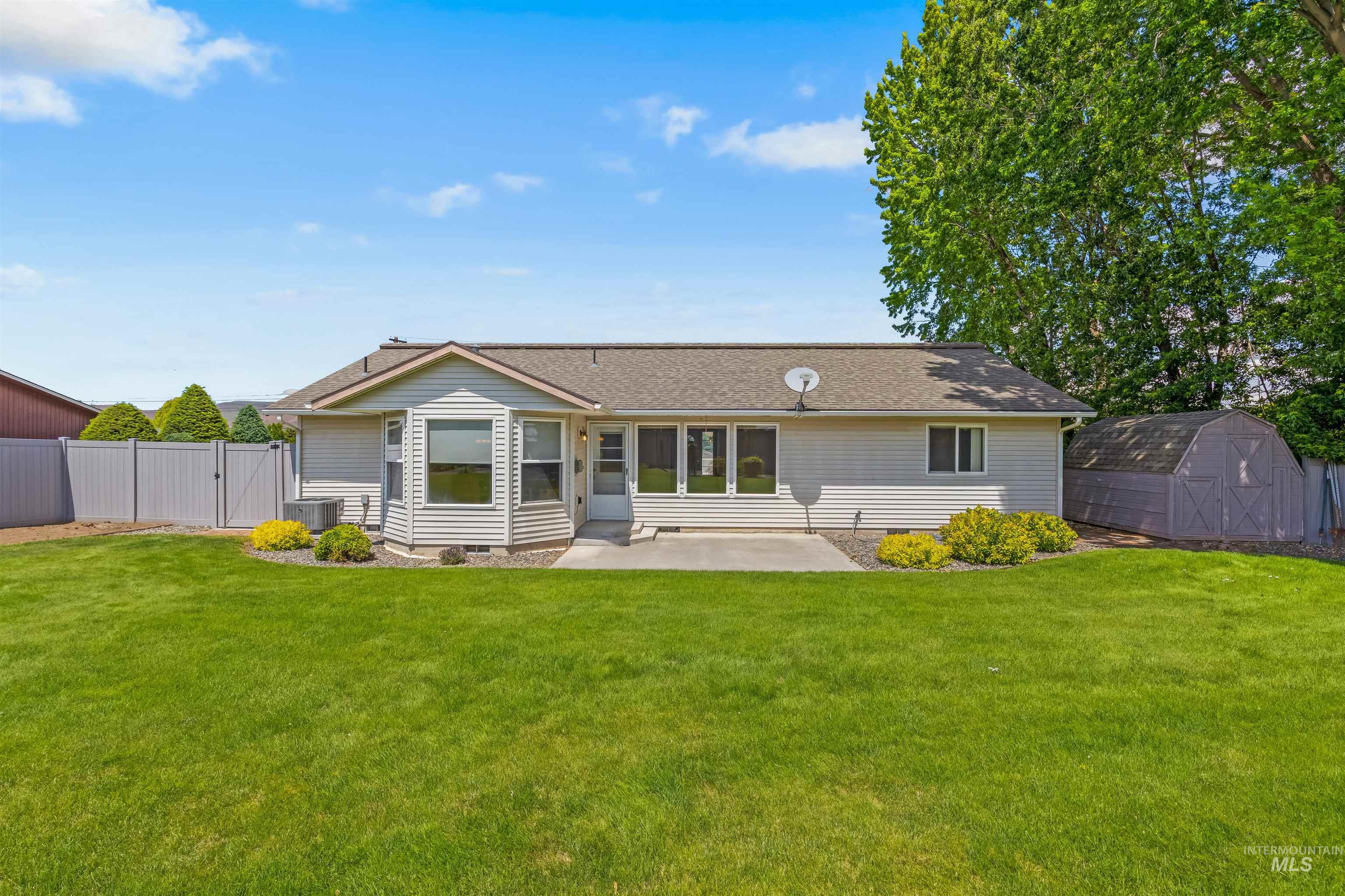 1821 4th Ave., Clarkston, Washington 99403, 4 Bedrooms, 2 Bathrooms, Residential For Sale, Price $435,900, 98987415