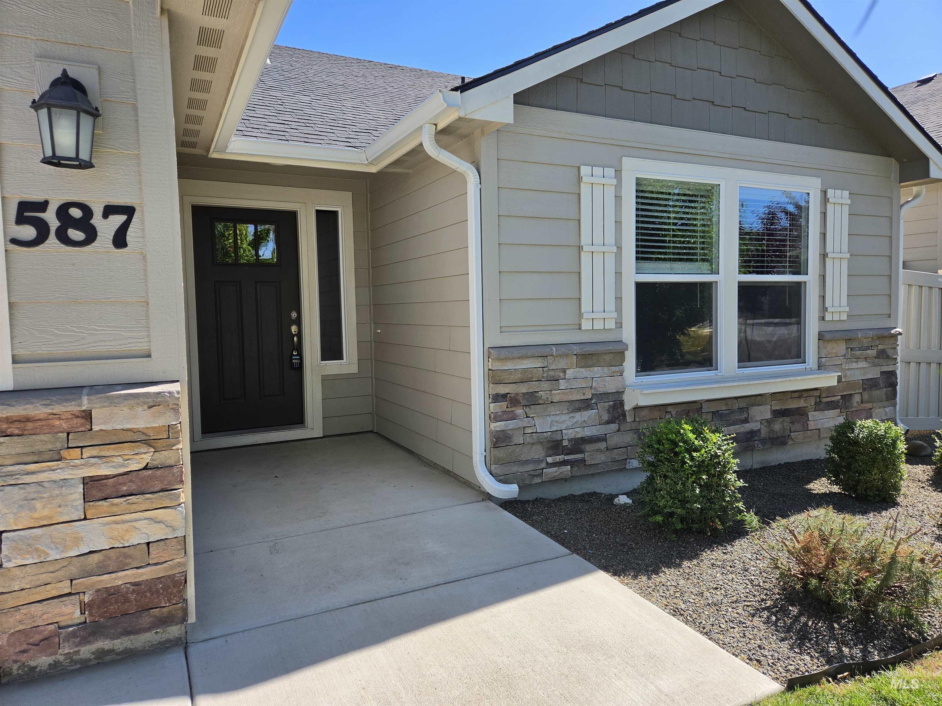 587 Stanley Lake St, Middleton, Idaho 83644, 3 Bedrooms, 2 Bathrooms, Residential For Sale, Price $420,000, 98987416