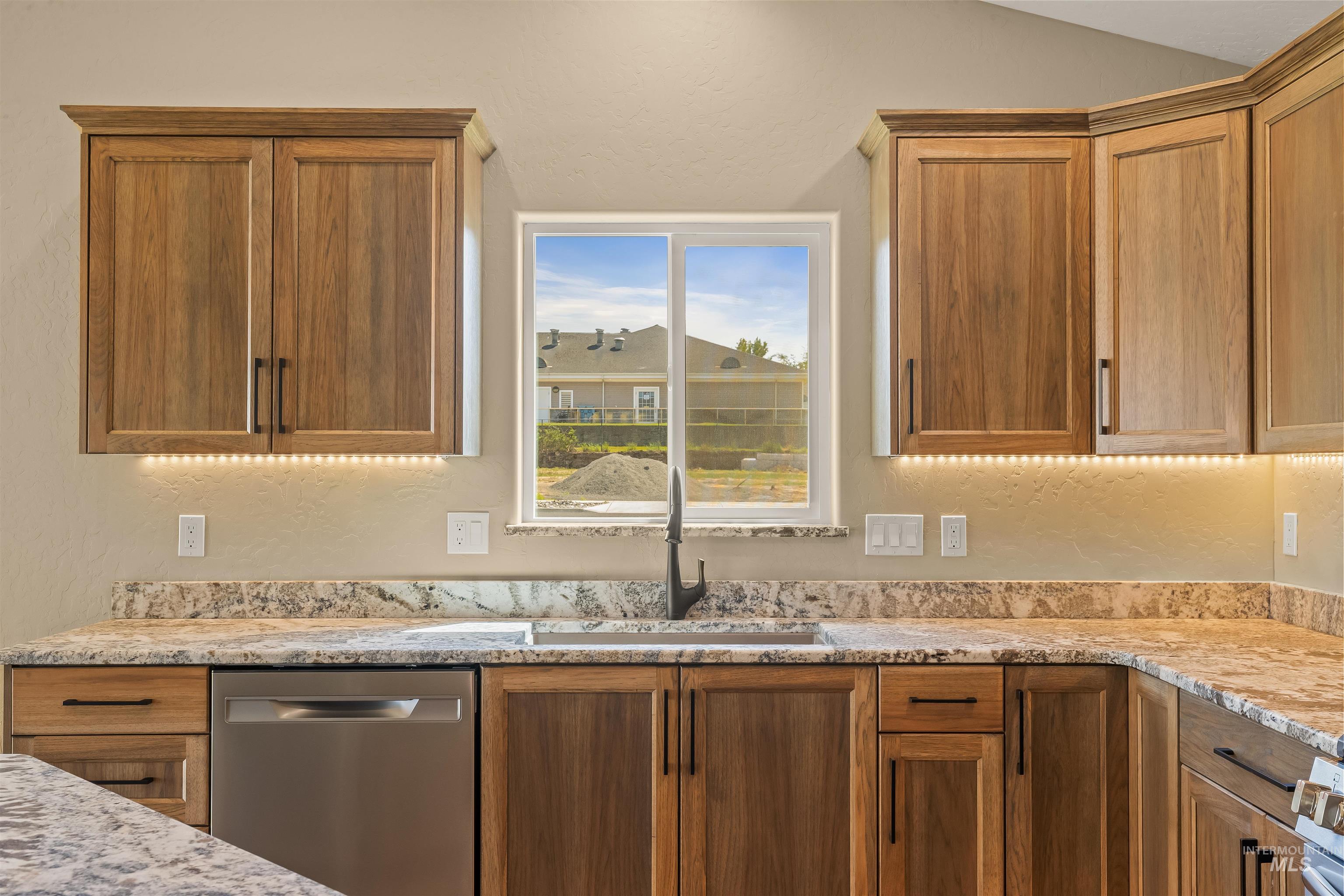 332 Park Dr, Lewiston, Idaho 83501, 3 Bedrooms, 2 Bathrooms, Residential For Sale, Price $540,000, 98987417