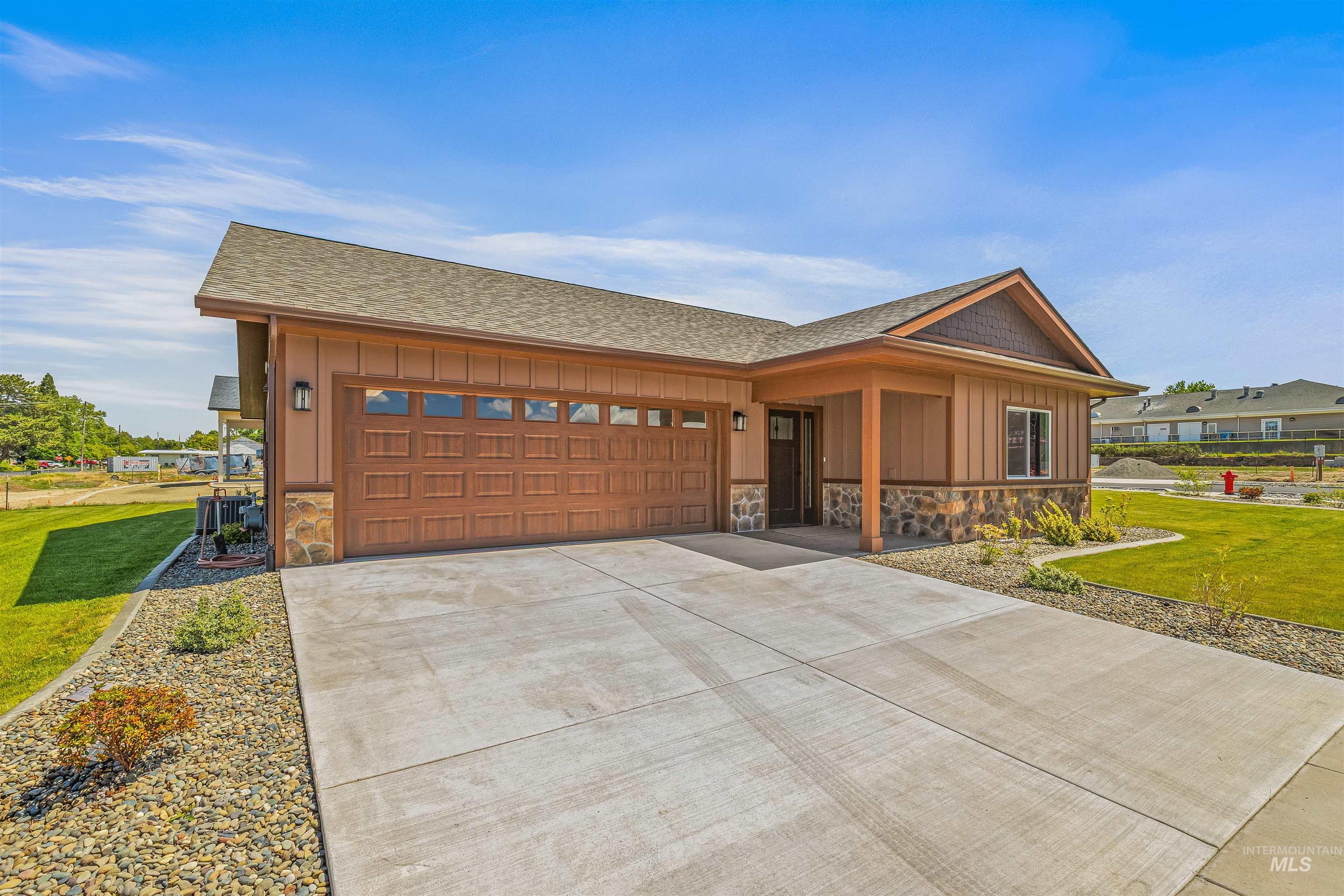 332 Park Dr, Lewiston, Idaho 83501, 3 Bedrooms, 2 Bathrooms, Residential For Sale, Price $540,000, 98987417