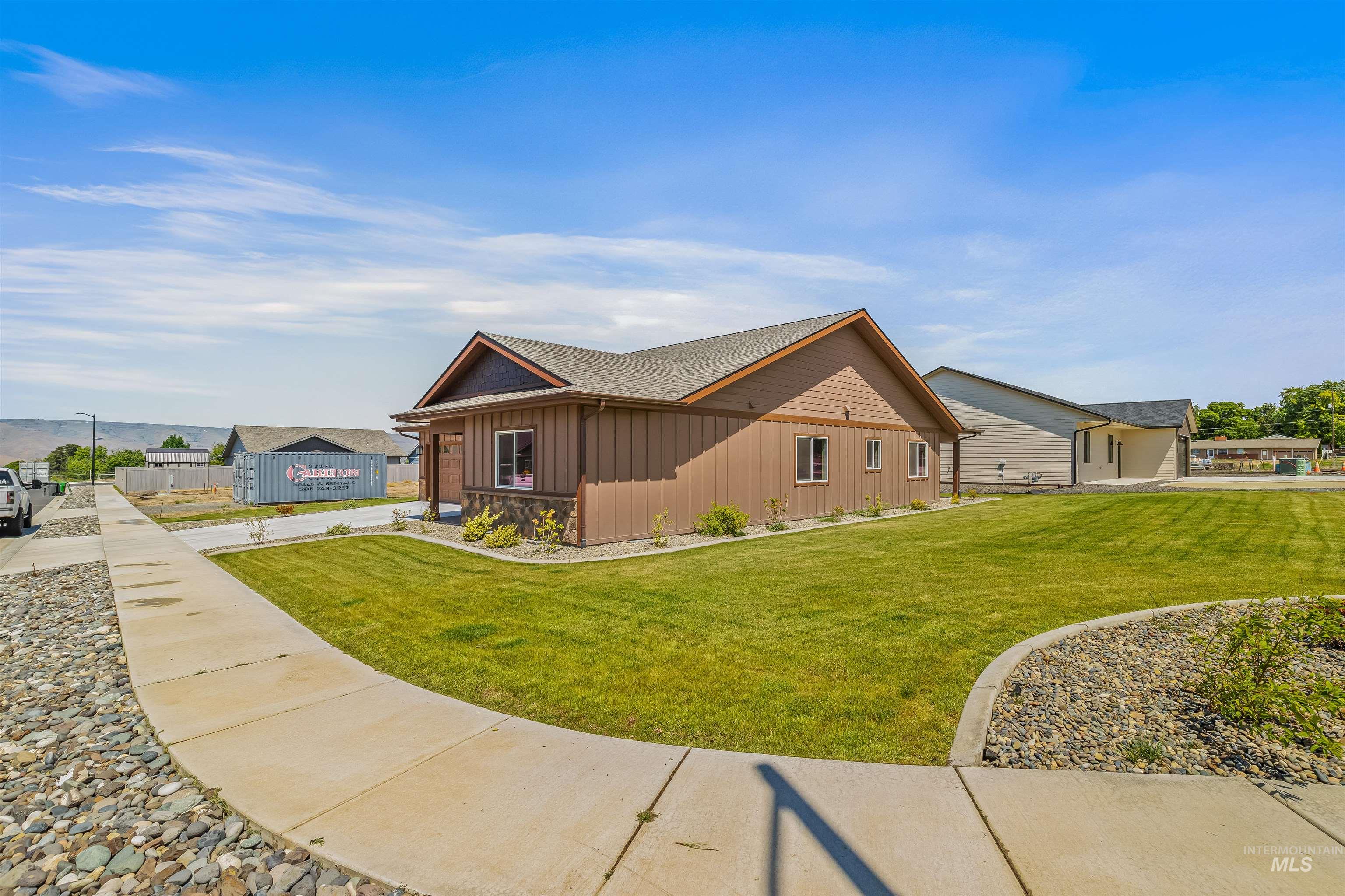 332 Park Dr, Lewiston, Idaho 83501, 3 Bedrooms, 2 Bathrooms, Residential For Sale, Price $540,000, 98987417