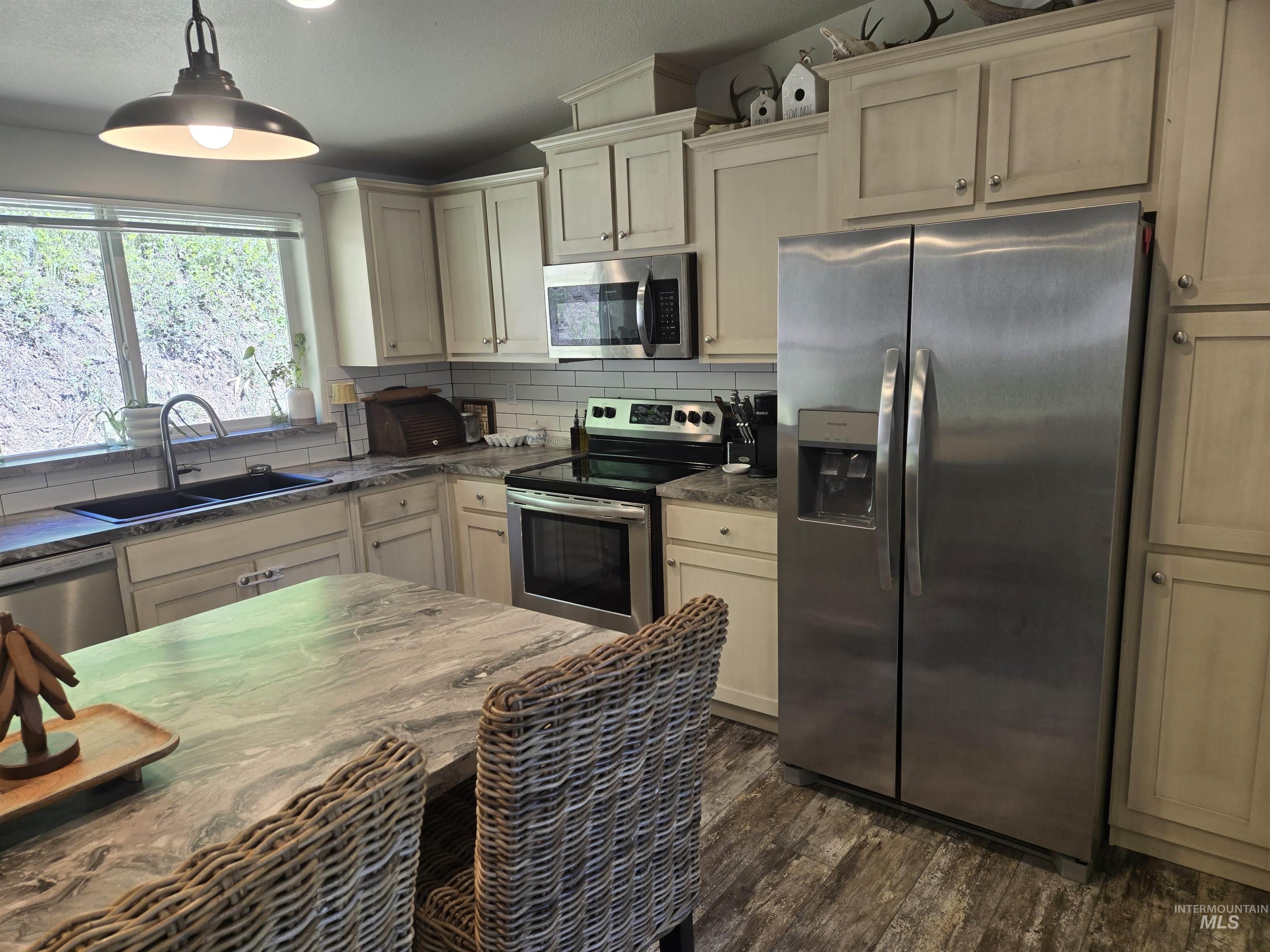 174 Konkolville Road, Orofino, Idaho 83544, 3 Bedrooms, 2 Bathrooms, Residential For Sale, Price $399,900, 98987418
