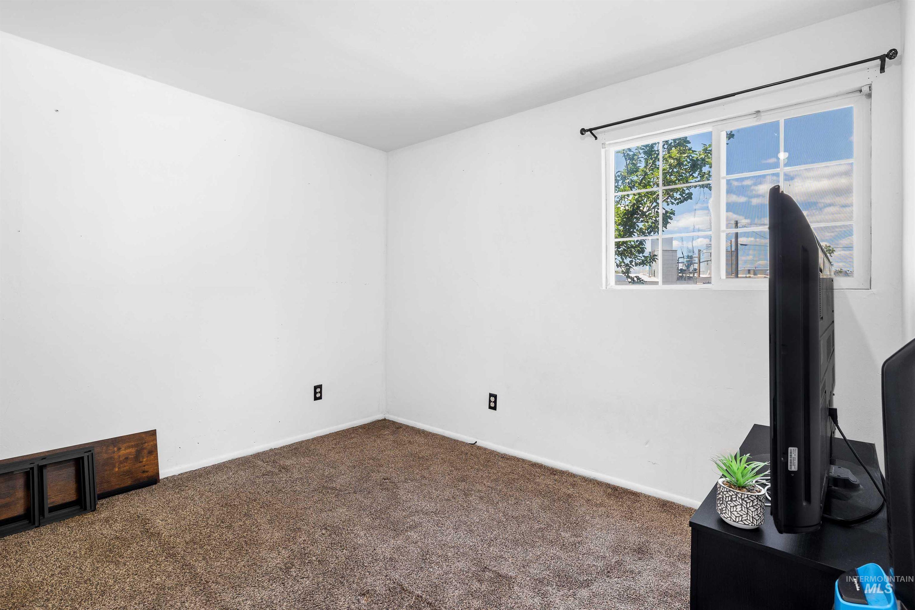 102 E. 6th St., Rupert, Idaho 83350, 3 Bedrooms, 2 Bathrooms, Residential For Sale, Price $260,000, 98987423