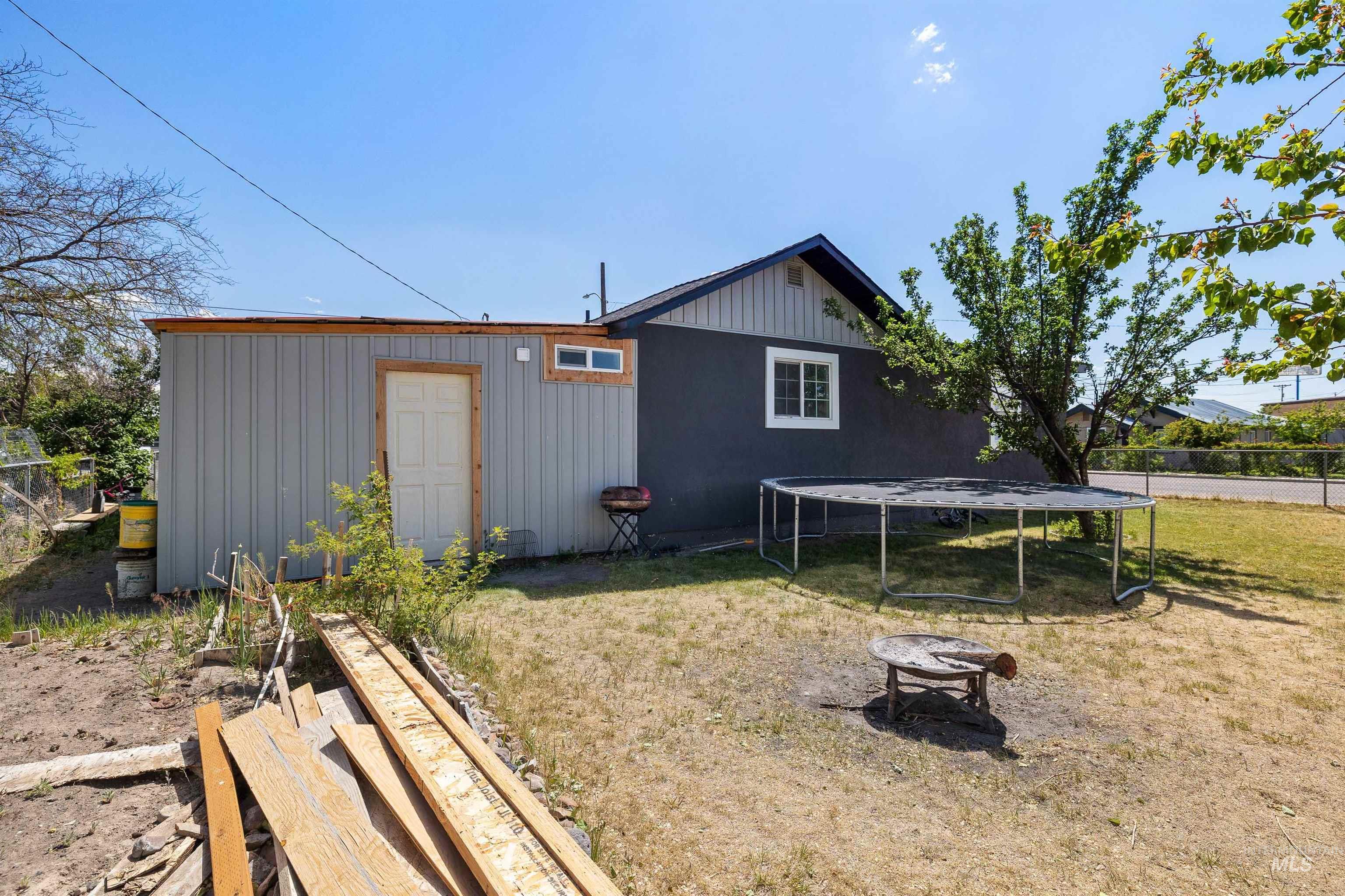 102 E. 6th St., Rupert, Idaho 83350, 3 Bedrooms, 2 Bathrooms, Residential For Sale, Price $260,000, 98987423