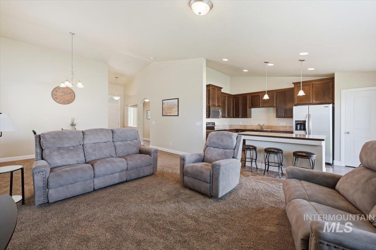 5020 W Los Flores St, Meridian, Idaho 83646-7102, 3 Bedrooms, 2 Bathrooms, Residential For Sale, Price $475,900, 98987424