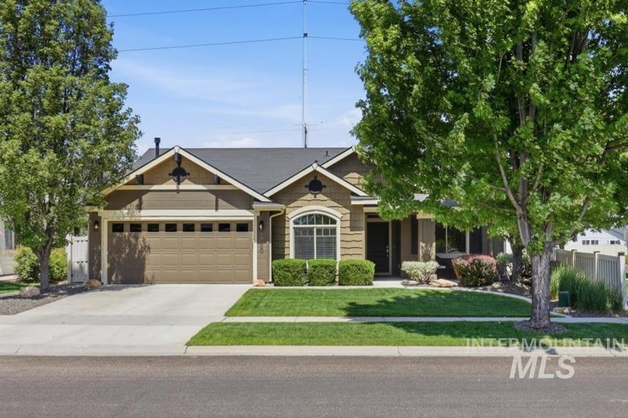 5020 W Los Flores St, Meridian, Idaho 83646-7102, 3 Bedrooms, 2 Bathrooms, Residential For Sale, Price $475,900, 98987424