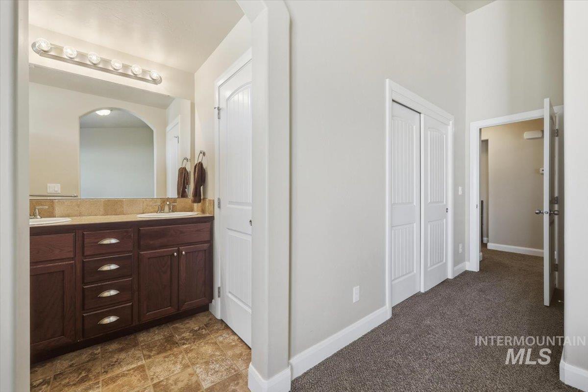 5020 W Los Flores St, Meridian, Idaho 83646-7102, 3 Bedrooms, 2 Bathrooms, Residential For Sale, Price $475,900, 98987424
