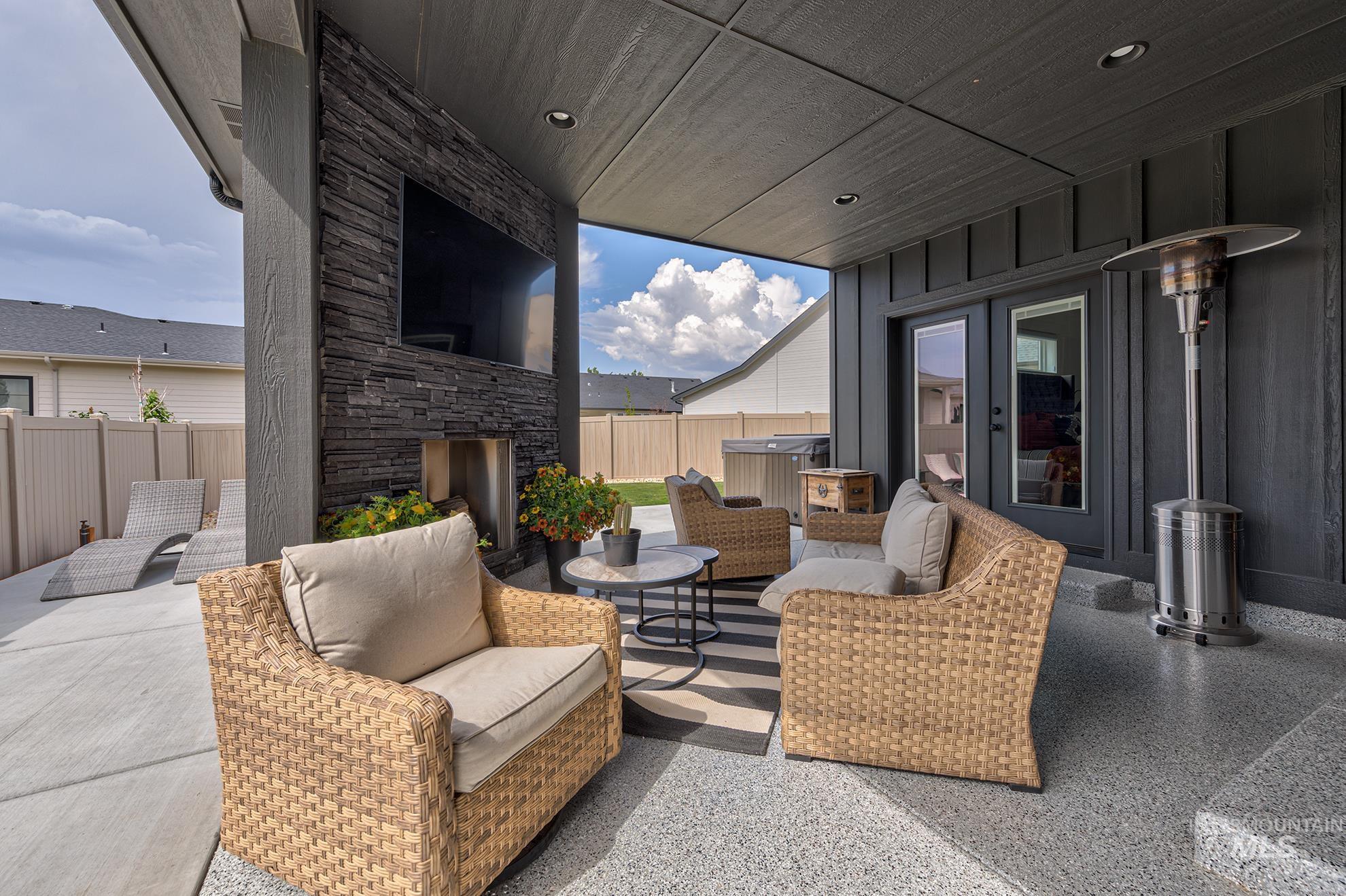 349 Lodgepole ct, Fruitland, Idaho 83619, 3 Bedrooms, 2.5 Bathrooms, Residential For Sale, Price $599,900, 98987425