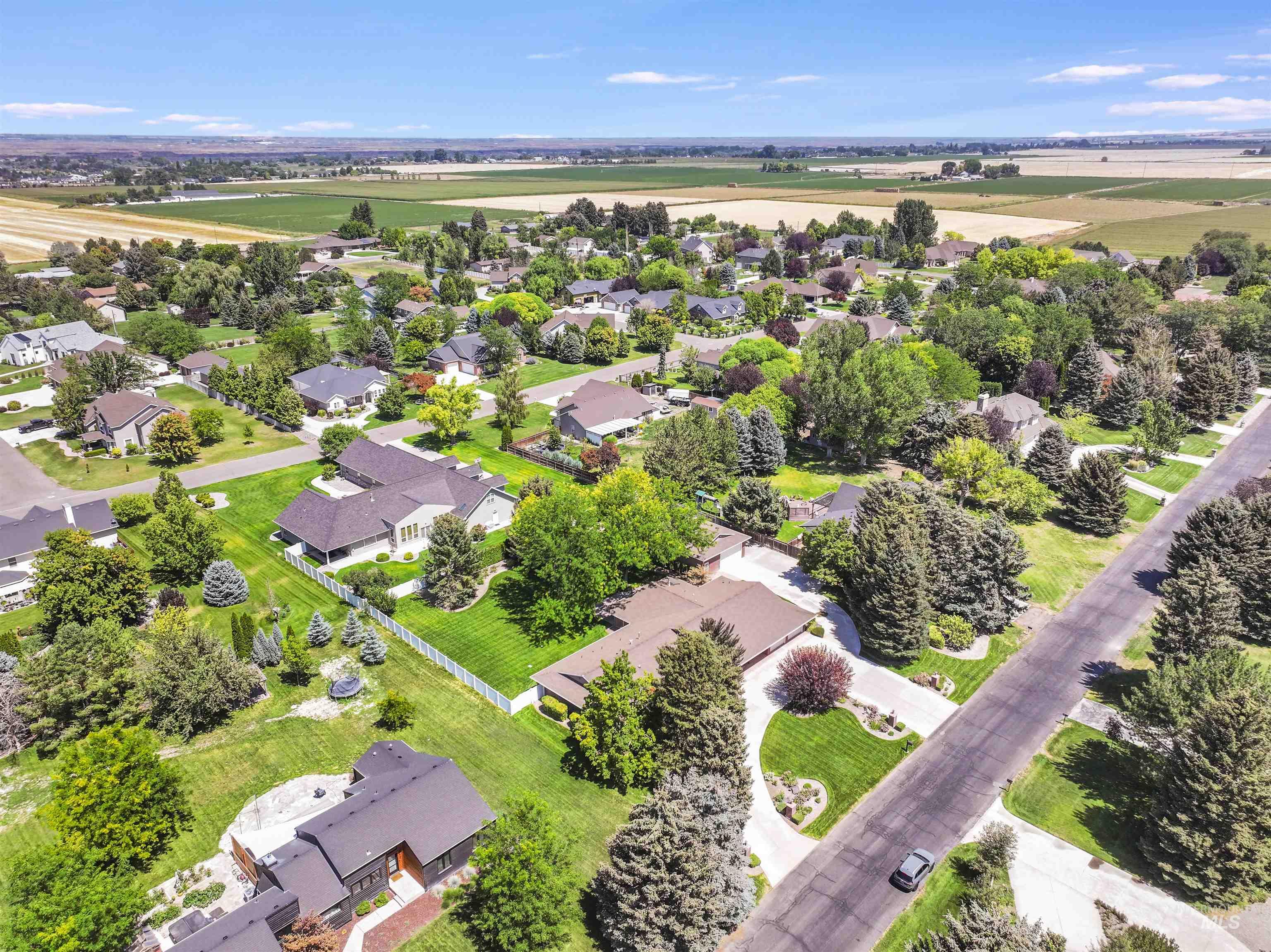 3237 Woodridge Dr, Twin Falls, Idaho 83301, 5 Bedrooms, 3 Bathrooms, Residential For Sale, Price $775,000, 98987430
