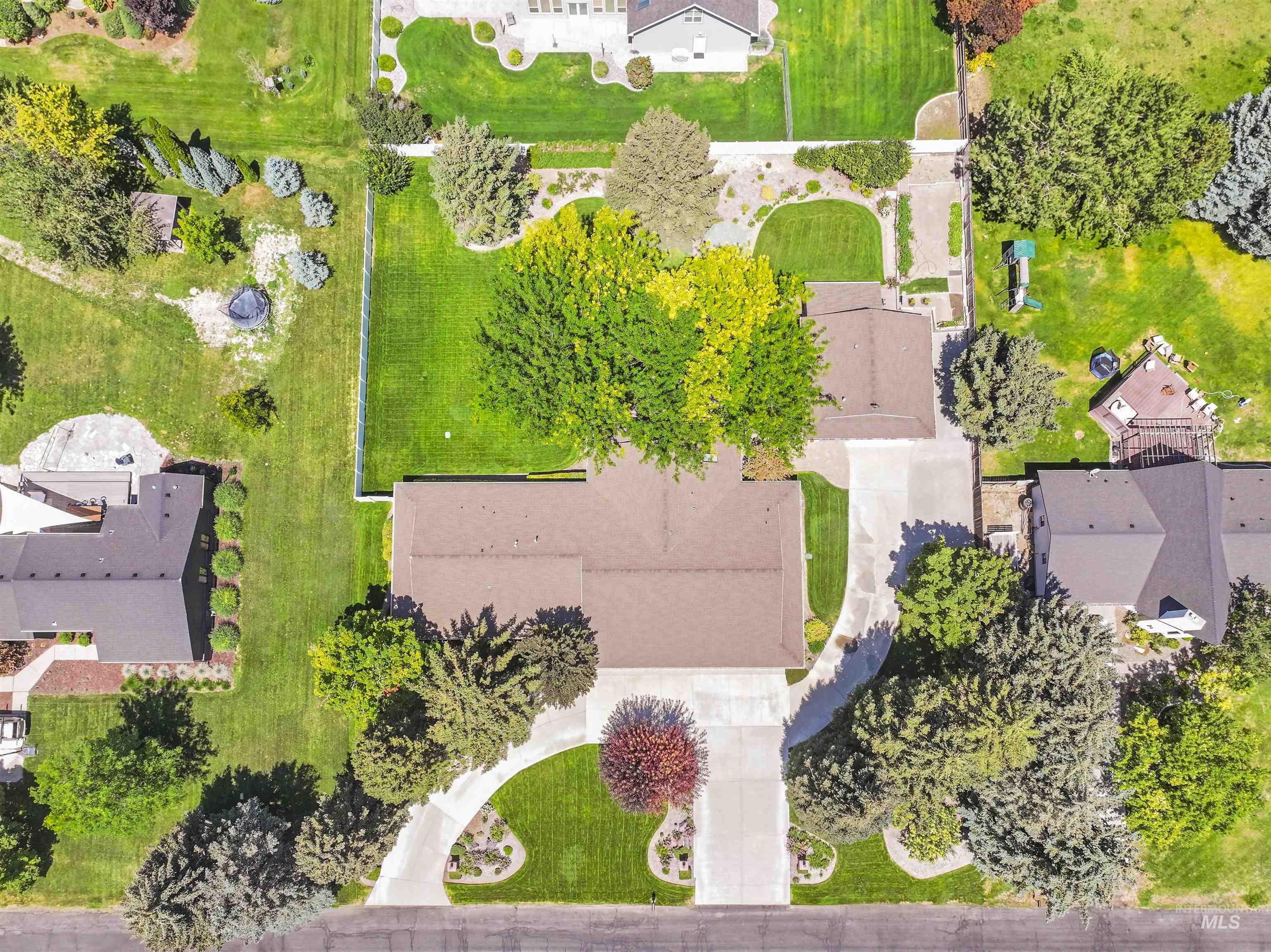 3237 Woodridge Dr, Twin Falls, Idaho 83301, 5 Bedrooms, 3 Bathrooms, Residential For Sale, Price $775,000, 98987430