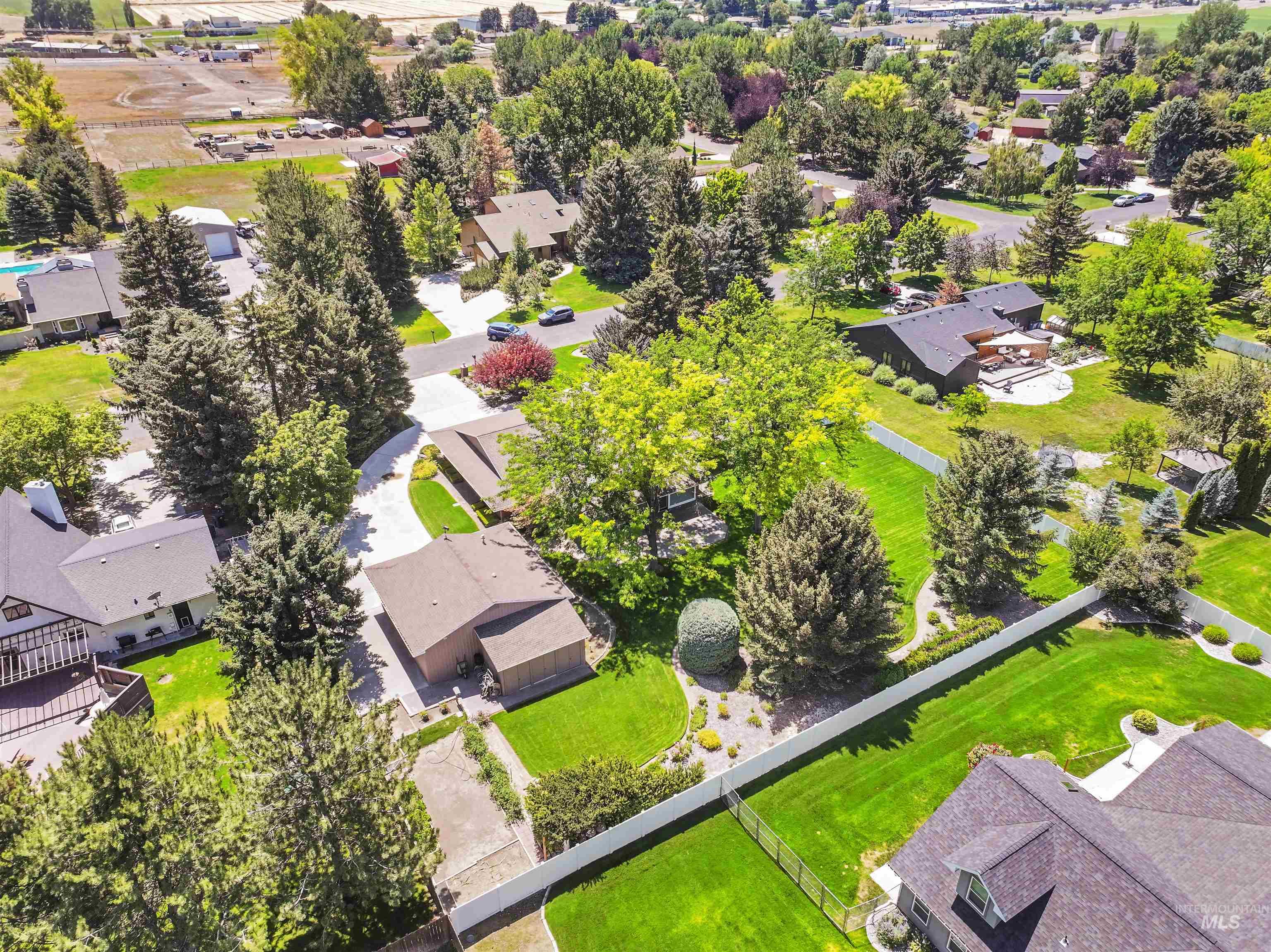 3237 Woodridge Dr, Twin Falls, Idaho 83301, 5 Bedrooms, 3 Bathrooms, Residential For Sale, Price $775,000, 98987430