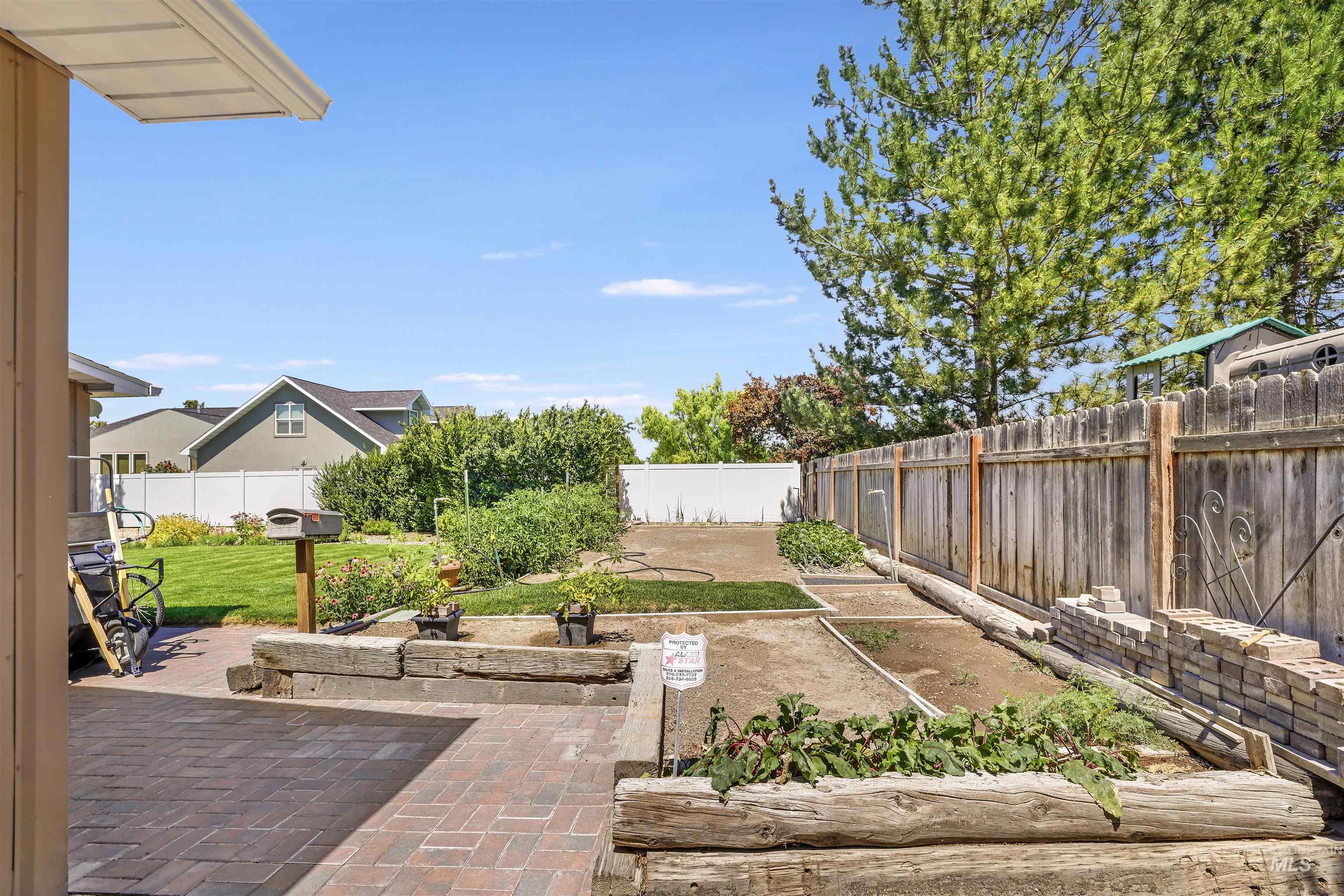 3237 Woodridge Dr, Twin Falls, Idaho 83301, 5 Bedrooms, 3 Bathrooms, Residential For Sale, Price $775,000, 98987430