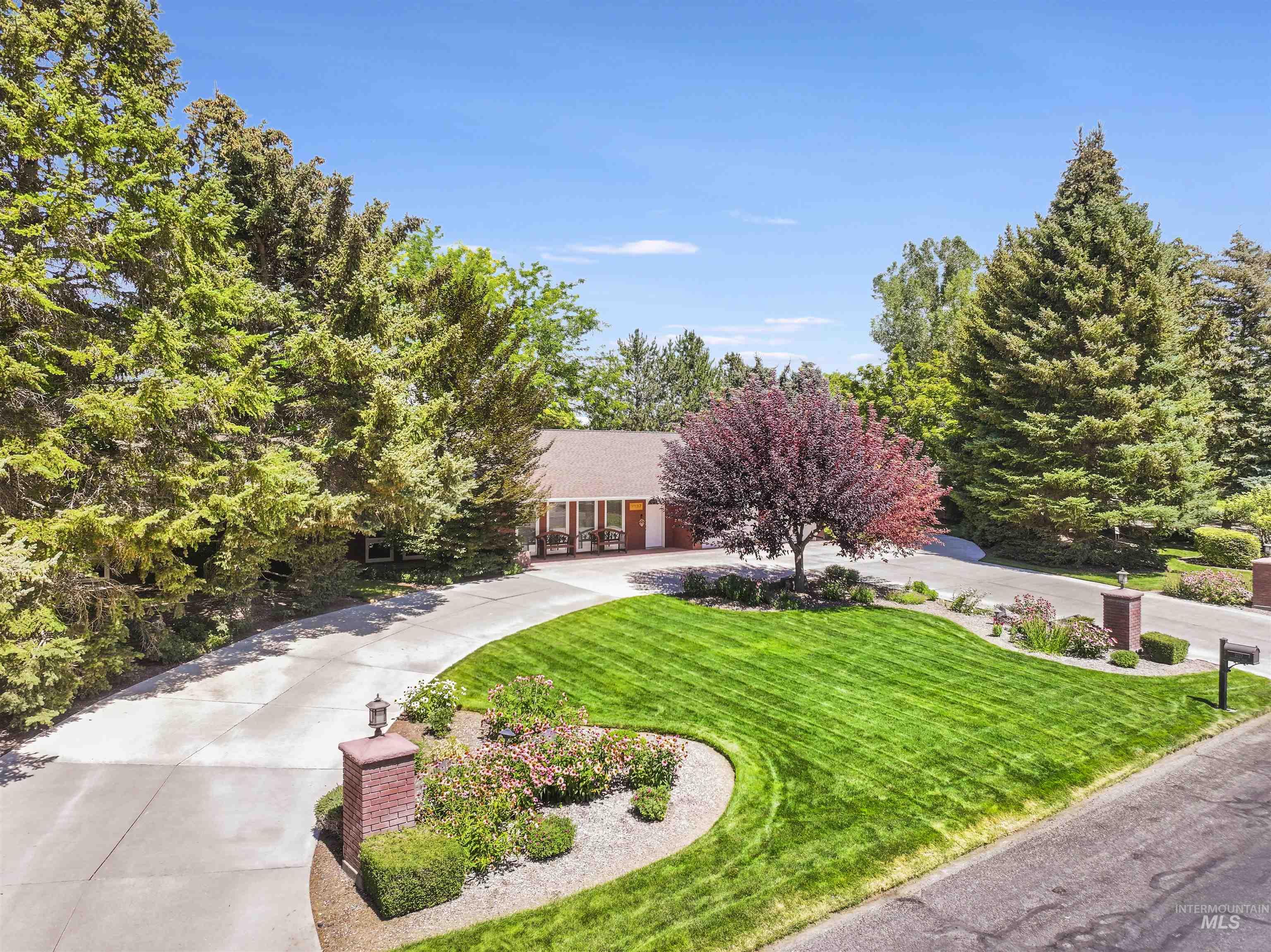 3237 Woodridge Dr, Twin Falls, Idaho 83301, 5 Bedrooms, 3 Bathrooms, Residential For Sale, Price $775,000, 98987430