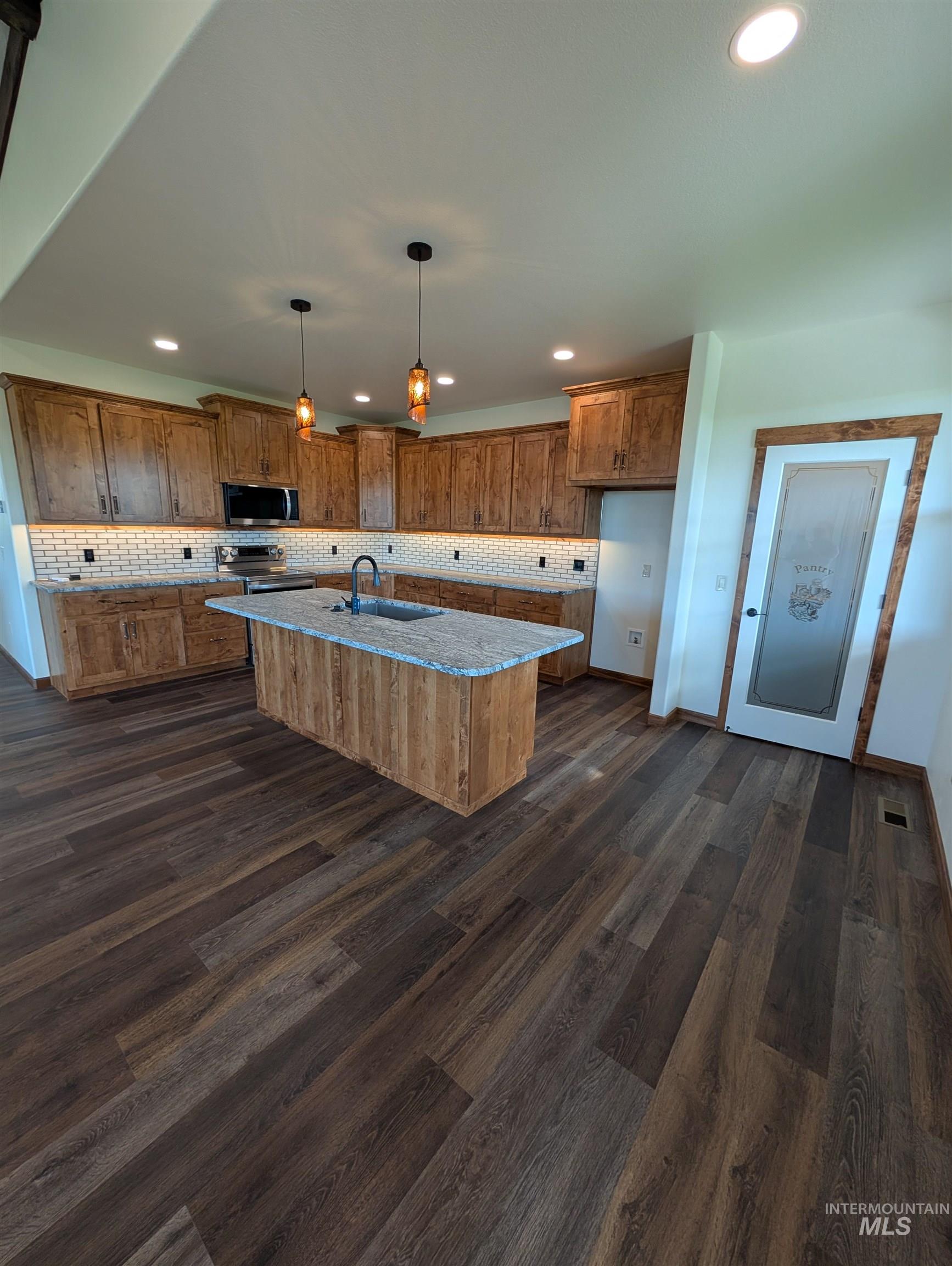 137 Angus Ranch Road, Grangeville, Idaho 83539, 5 Bedrooms, 3 Bathrooms, Residential For Sale, Price $1,250,000,MLS 98987431