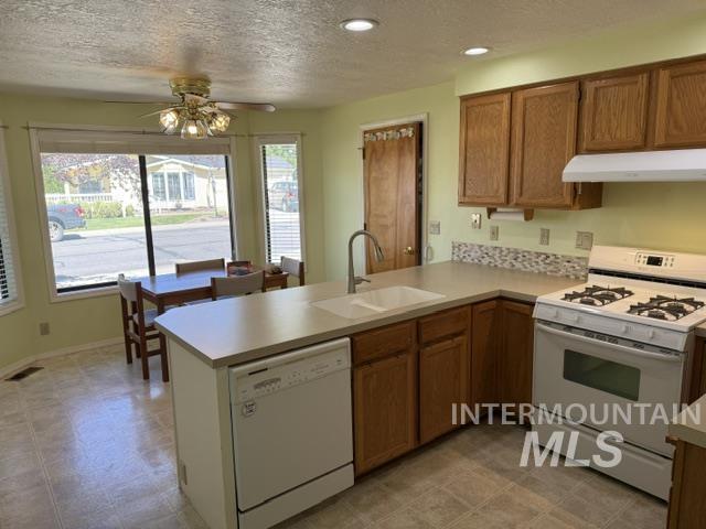 8372 W Willowcourt Dr., Garden City, Idaho 83714, 2 Bedrooms, 2 Bathrooms, Residential For Sale, Price $149,000, 98987434