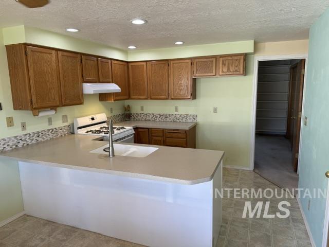 8372 W Willowcourt Dr., Garden City, Idaho 83714, 2 Bedrooms, 2 Bathrooms, Residential For Sale, Price $149,000, 98987434