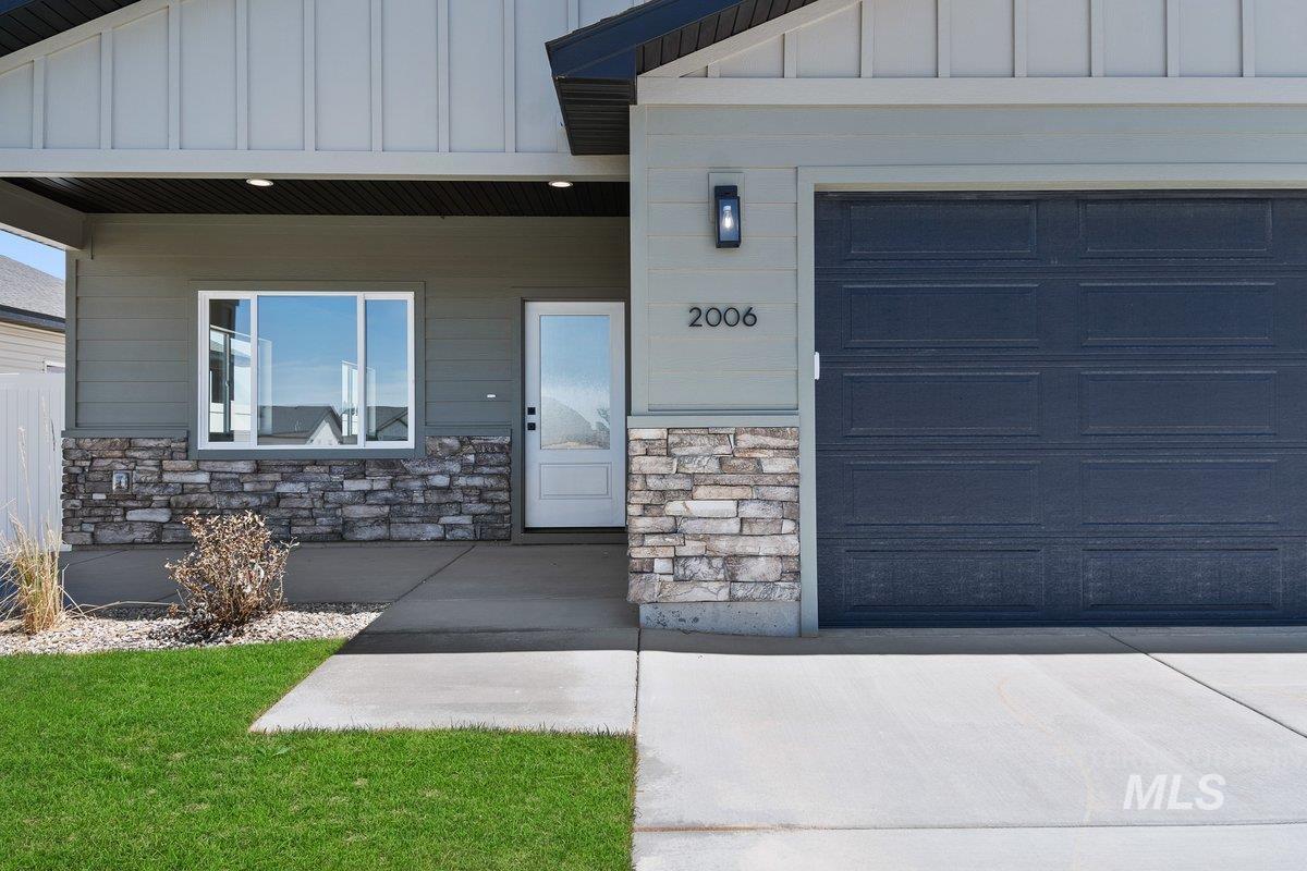 2006 Trae Street, Jerome, Idaho 83338, 3 Bedrooms, 2 Bathrooms, Residential For Sale, Price $384,000,MLS 98987438