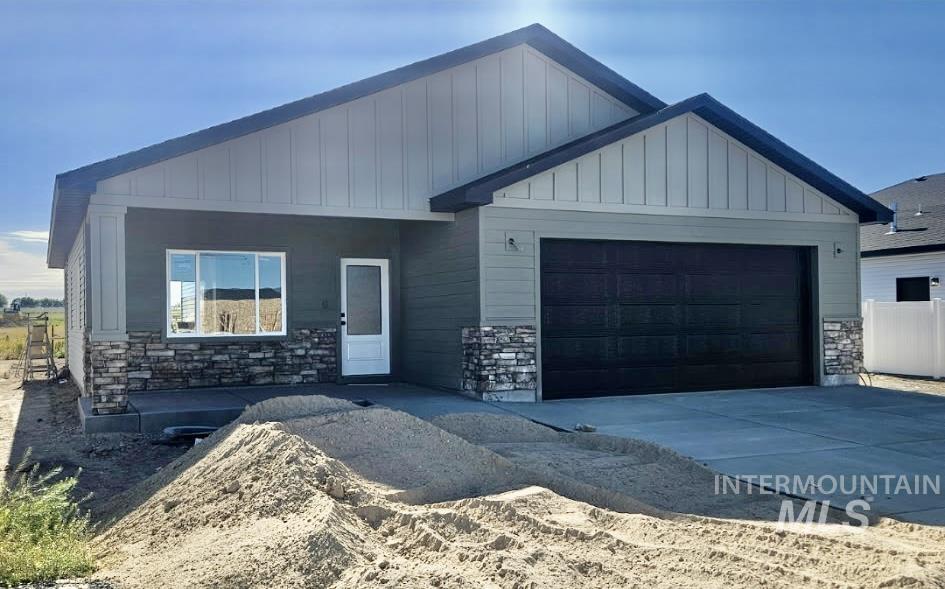 2006 Trae Street, Jerome, Idaho 83338, 3 Bedrooms, 2 Bathrooms, Residential For Sale, Price $389,000, 98987438