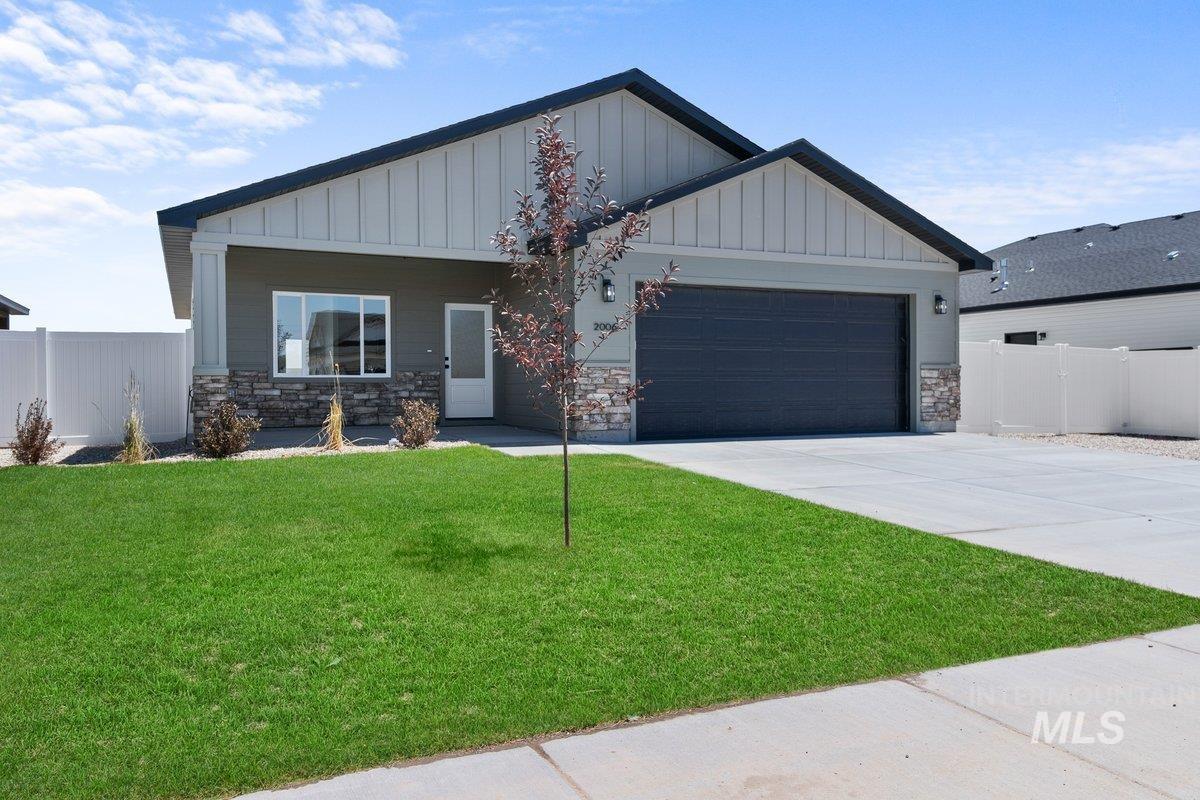 2006 Trae Street, Jerome, Idaho 83338, 3 Bedrooms, 2 Bathrooms, Residential For Sale, Price $384,000,MLS 98987438