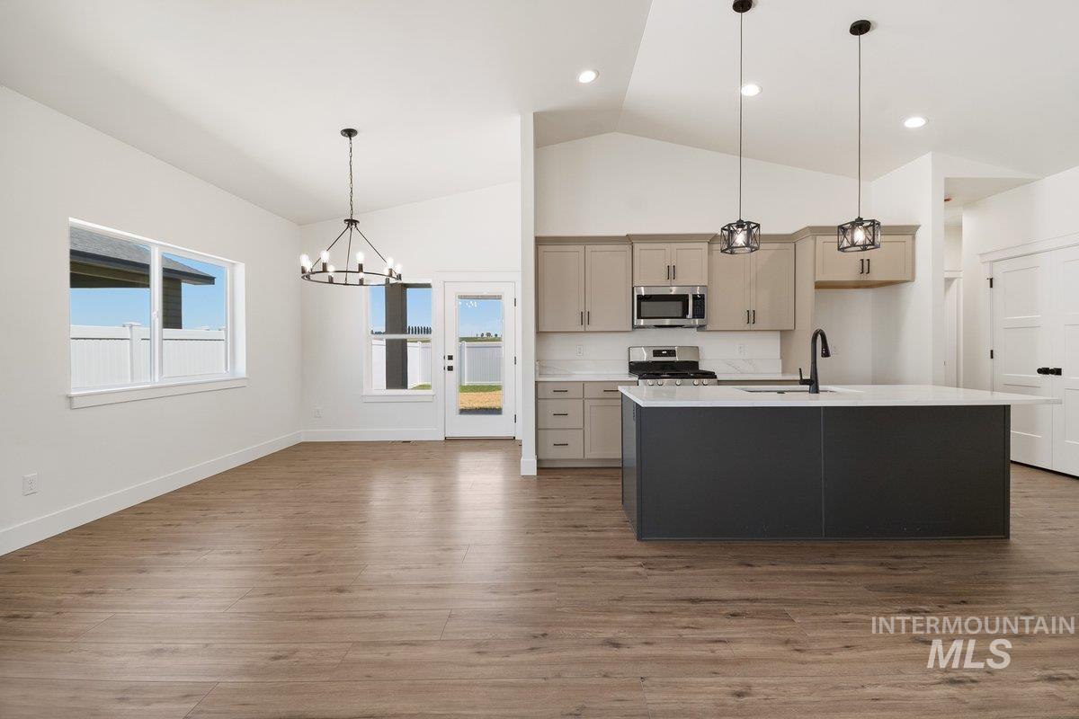 2006 Trae Street, Jerome, Idaho 83338, 3 Bedrooms, 2 Bathrooms, Residential For Sale, Price $384,000,MLS 98987438