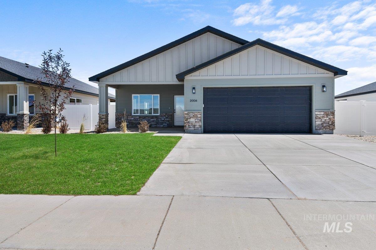 2006 Trae Street, Jerome, Idaho 83338, 3 Bedrooms, 2 Bathrooms, Residential For Sale, Price $384,000,MLS 98987438