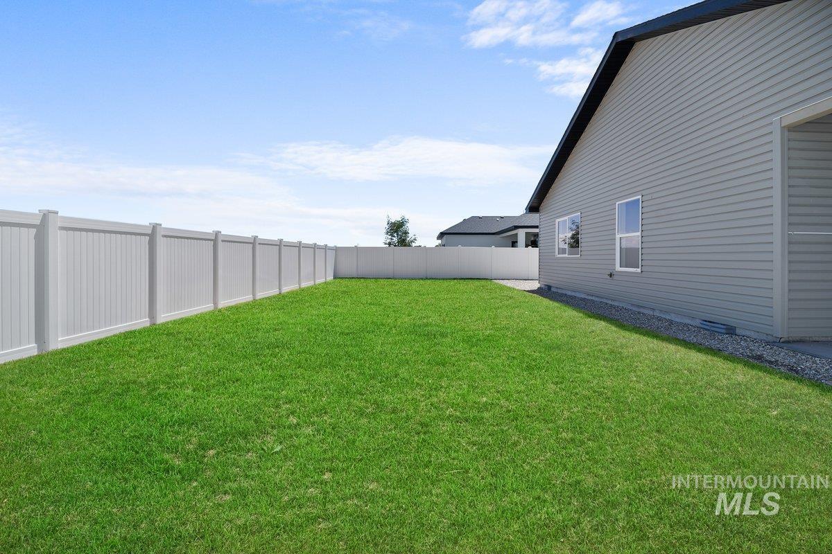 2006 Trae Street, Jerome, Idaho 83338, 3 Bedrooms, 2 Bathrooms, Residential For Sale, Price $384,000,MLS 98987438