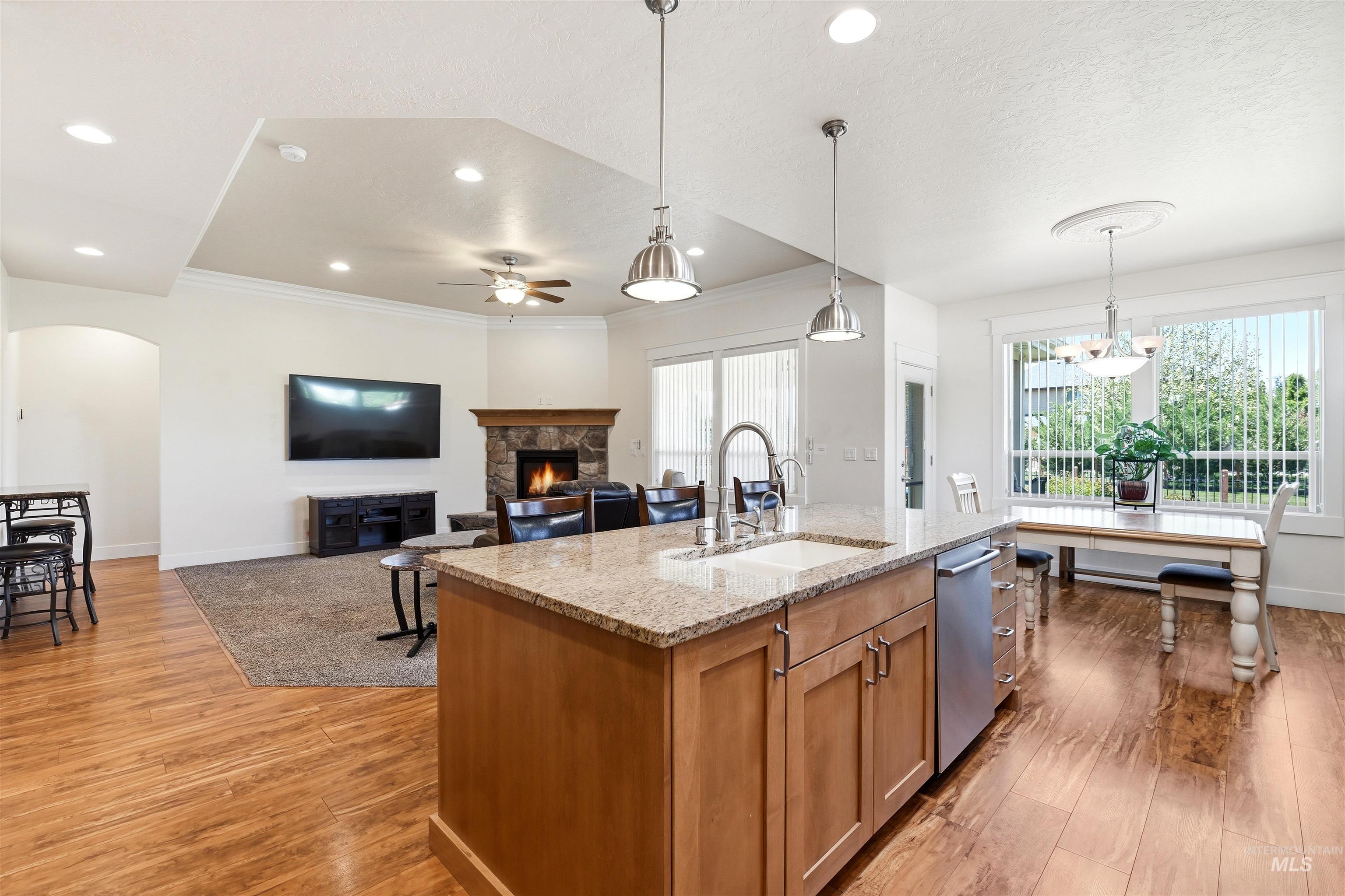 1091 N Hornback Ave, Star, Idaho 83669, 3 Bedrooms, 2 Bathrooms, Residential For Sale, Price $605,000, 98987450