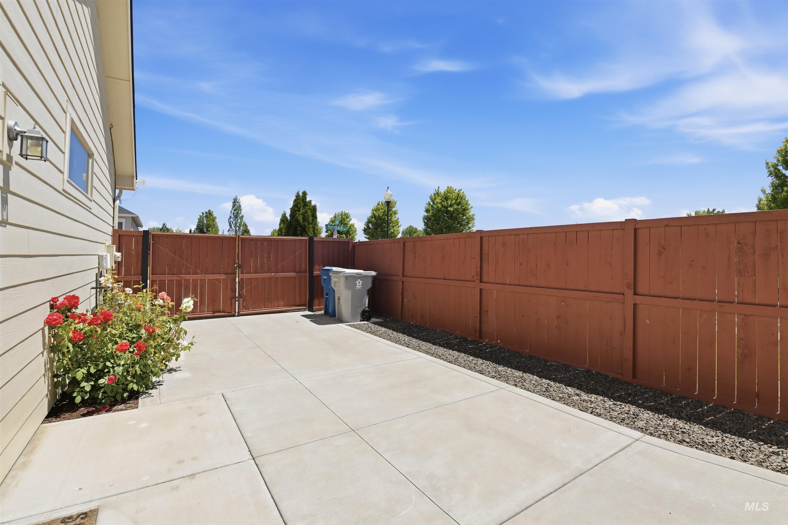 1091 N Hornback Ave, Star, Idaho 83669, 3 Bedrooms, 2 Bathrooms, Residential For Sale, Price $605,000, 98987450
