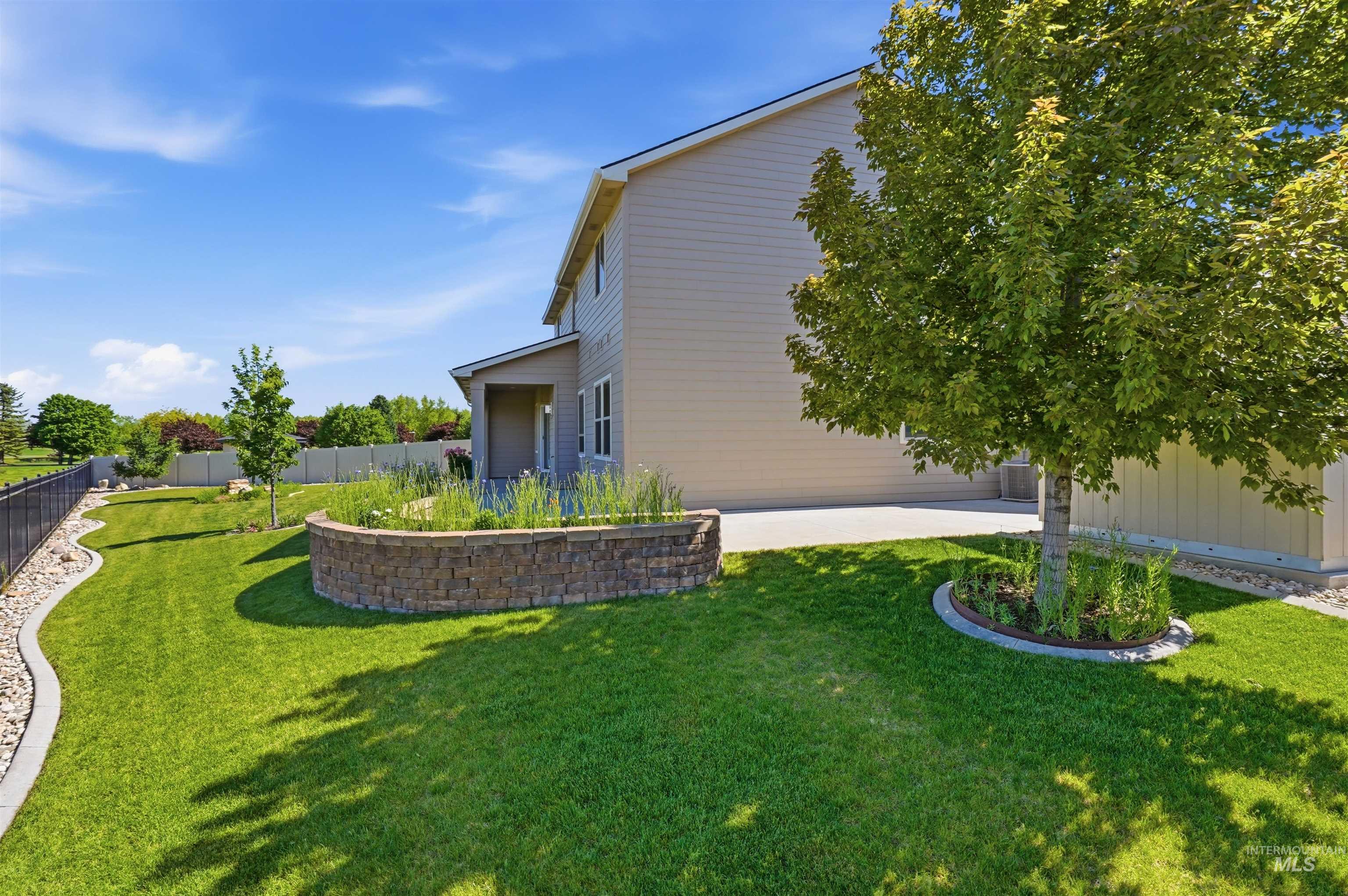 1175 N Champions Pl, Eagle, Idaho 83616, 5 Bedrooms, 2.5 Bathrooms, Residential For Sale, Price $899,900, 98987451