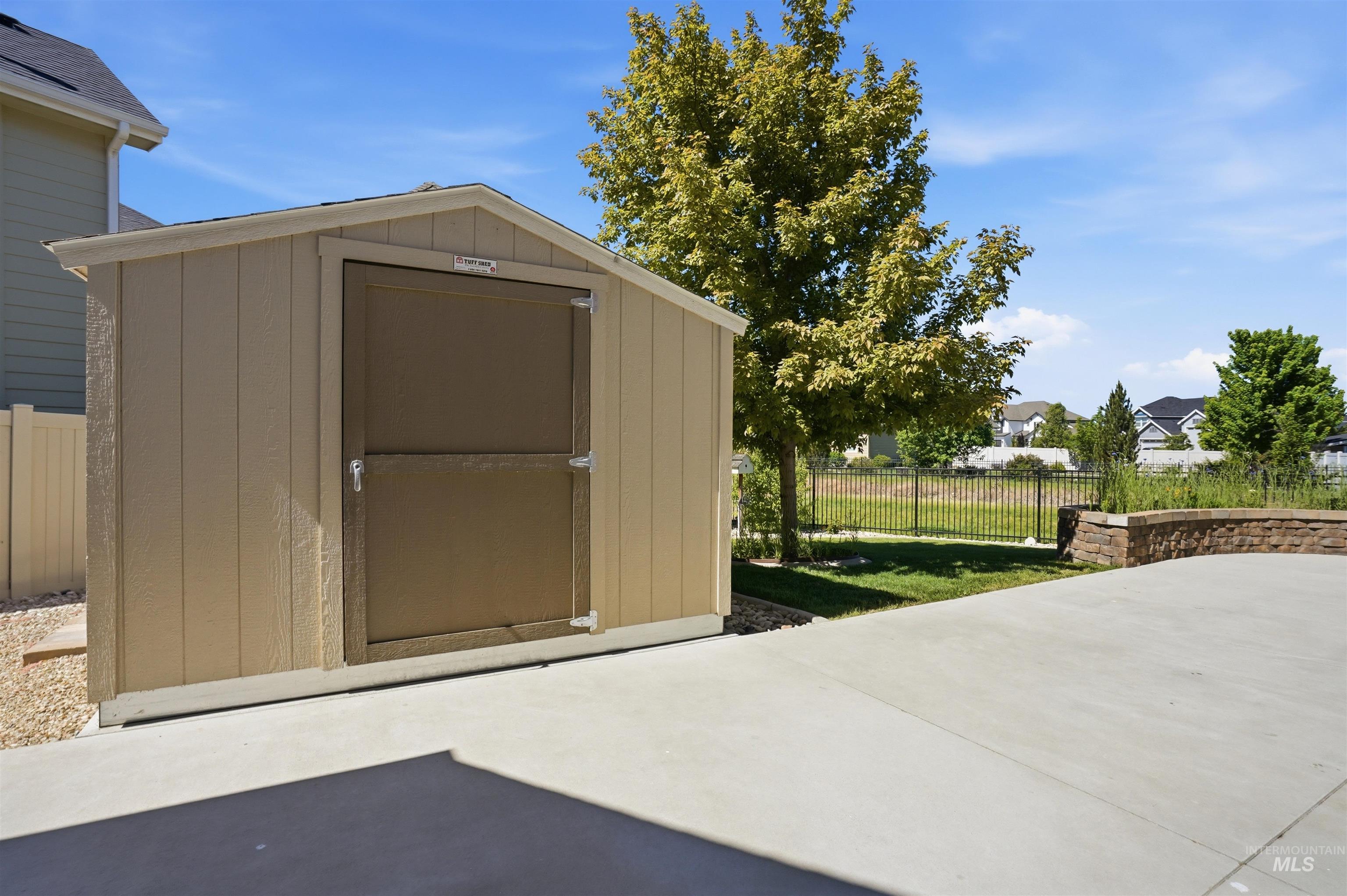 1175 N Champions Pl, Eagle, Idaho 83616, 5 Bedrooms, 2.5 Bathrooms, Residential For Sale, Price $899,900, 98987451