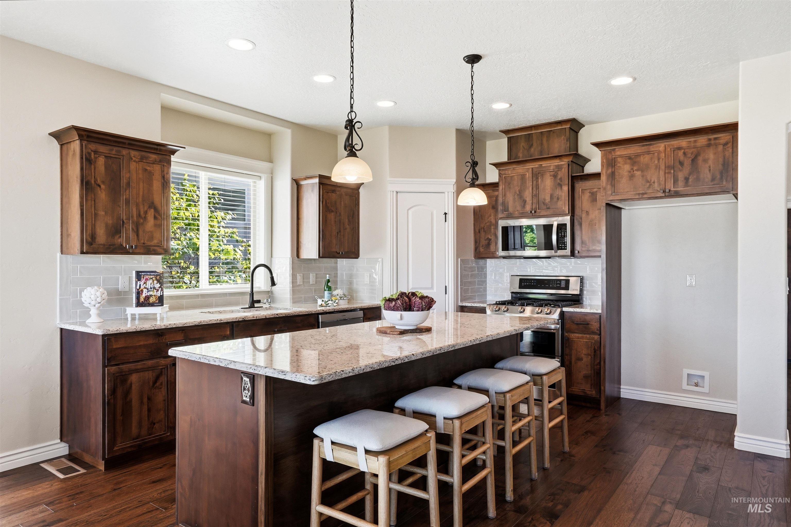 1175 N Champions Pl, Eagle, Idaho 83616, 5 Bedrooms, 2.5 Bathrooms, Residential For Sale, Price $899,900, 98987451
