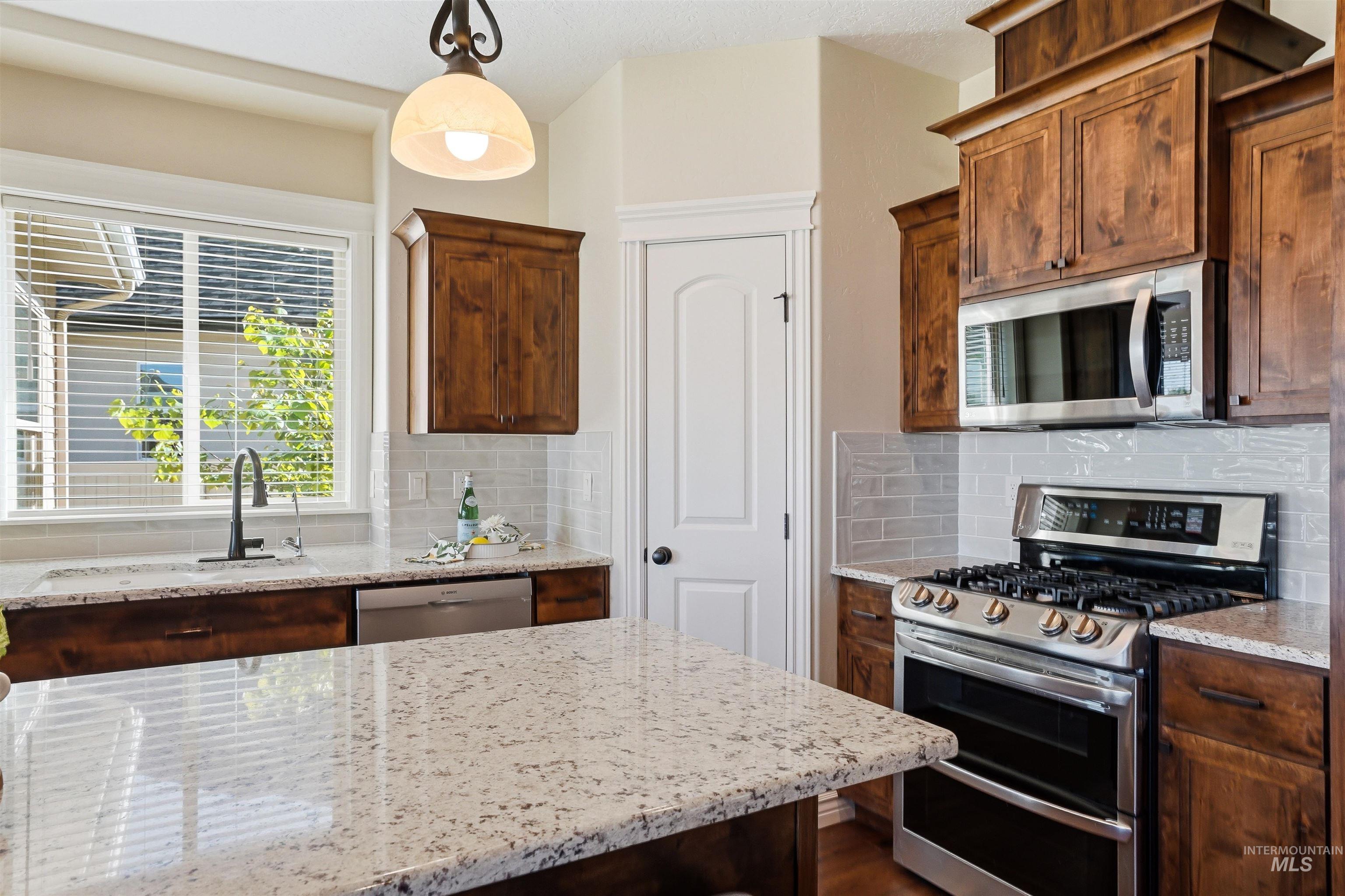 1175 N Champions Pl, Eagle, Idaho 83616, 5 Bedrooms, 2.5 Bathrooms, Residential For Sale, Price $899,900, 98987451