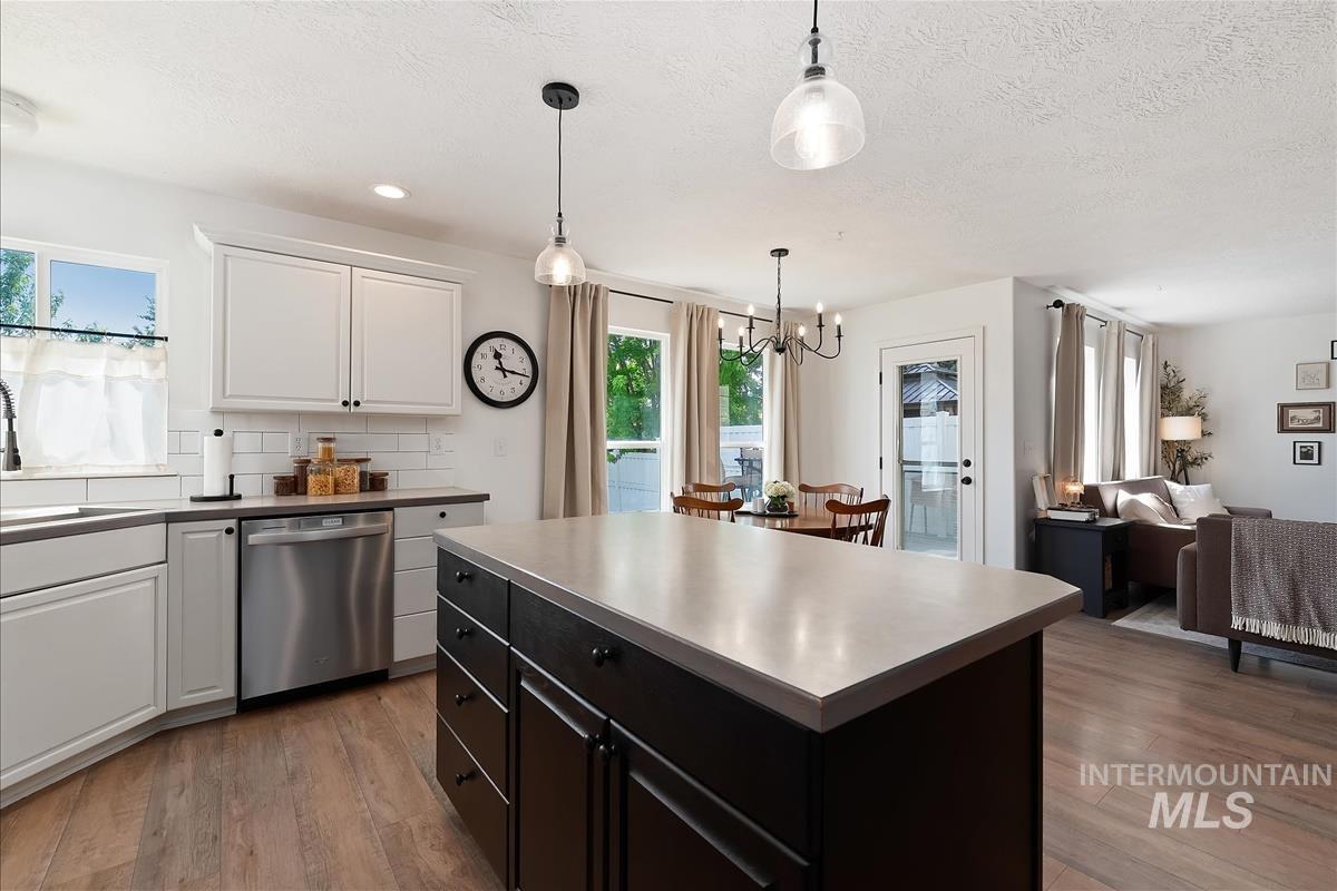 6062 S Tambourine Ave, Boise, Idaho 83709, 3 Bedrooms, 2.5 Bathrooms, Residential For Sale, Price $415,000, 98987453