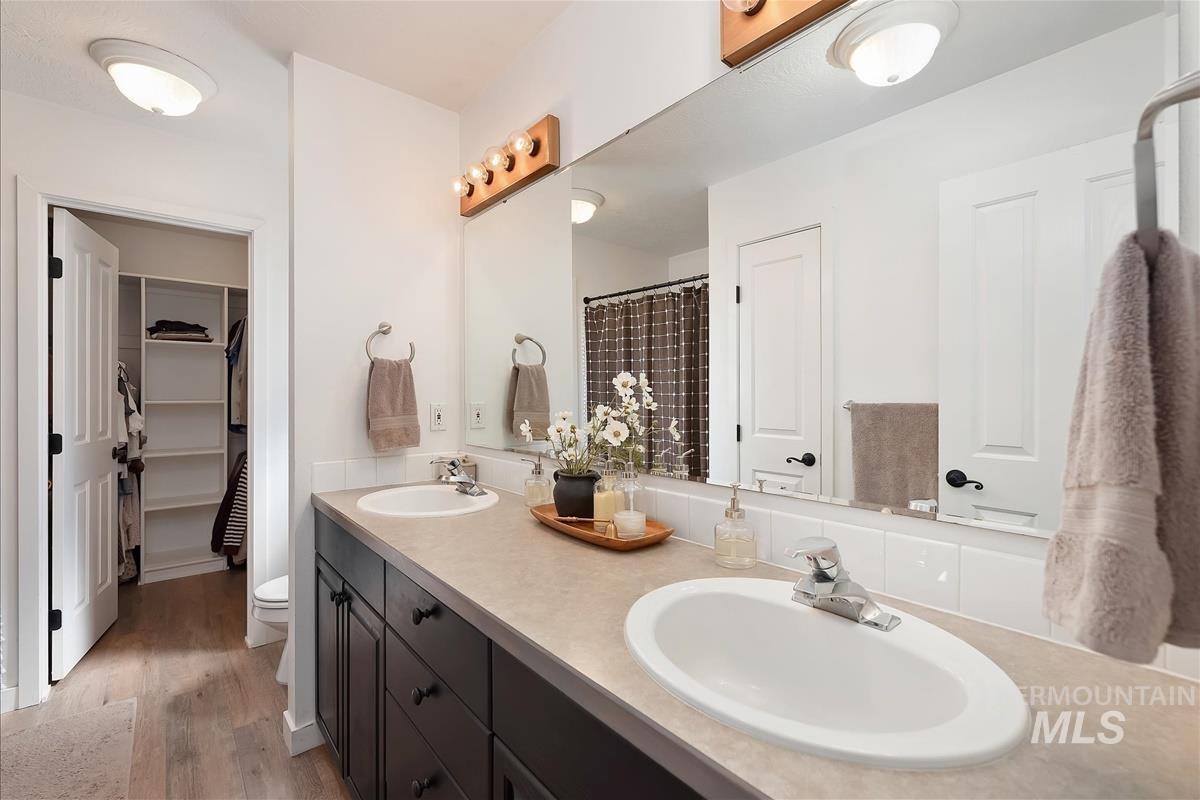 6062 S Tambourine Ave, Boise, Idaho 83709, 3 Bedrooms, 2.5 Bathrooms, Residential For Sale, Price $415,000, 98987453