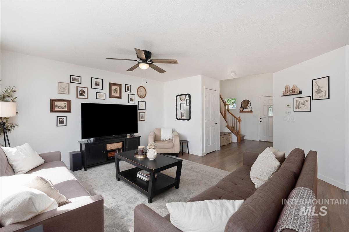 6062 S Tambourine Ave, Boise, Idaho 83709, 3 Bedrooms, 2.5 Bathrooms, Residential For Sale, Price $415,000, 98987453